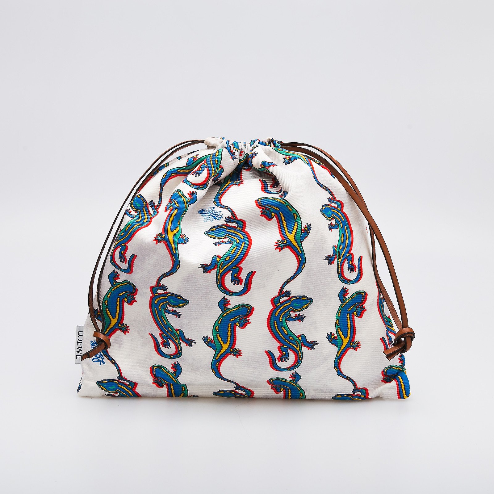 Клатч белого цвета Loewe - фото из каталога магазина брендовой одежды Second Friend Store Клатч Loewe - купить оригинал в секонд-хенде SFS - 1