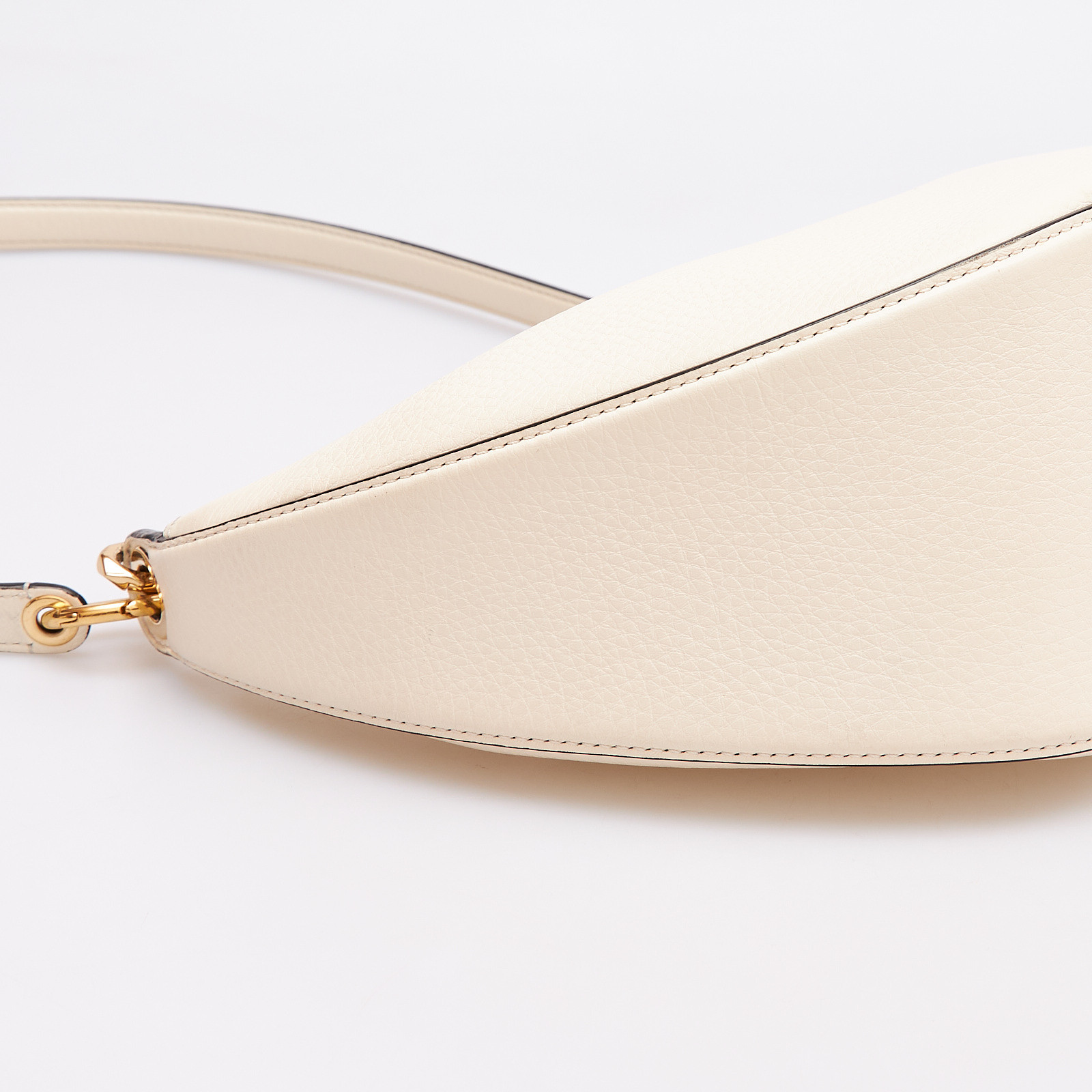 Сумка белого цвета Valentino - фото из каталога магазина брендовой одежды Second Friend Store Сумка Valentino - купить оригинал в секонд-хенде SFS - 7