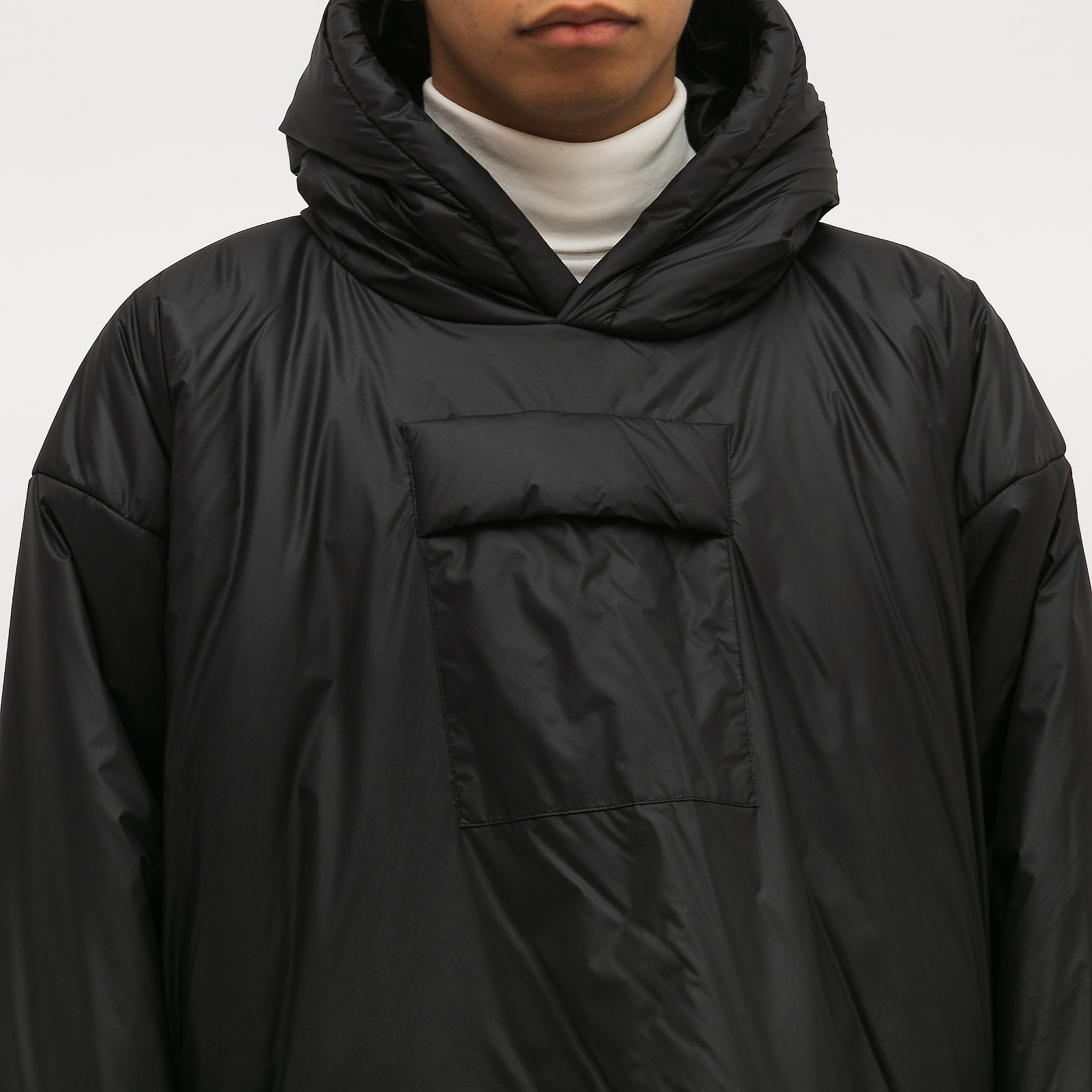 Анорак черного цвета Yeezy x GAP - фото из каталога магазина брендовой одежды Second Friend Store Анорак Yeezy x GAP - купить оригинал в секонд-хенде SFS - 4