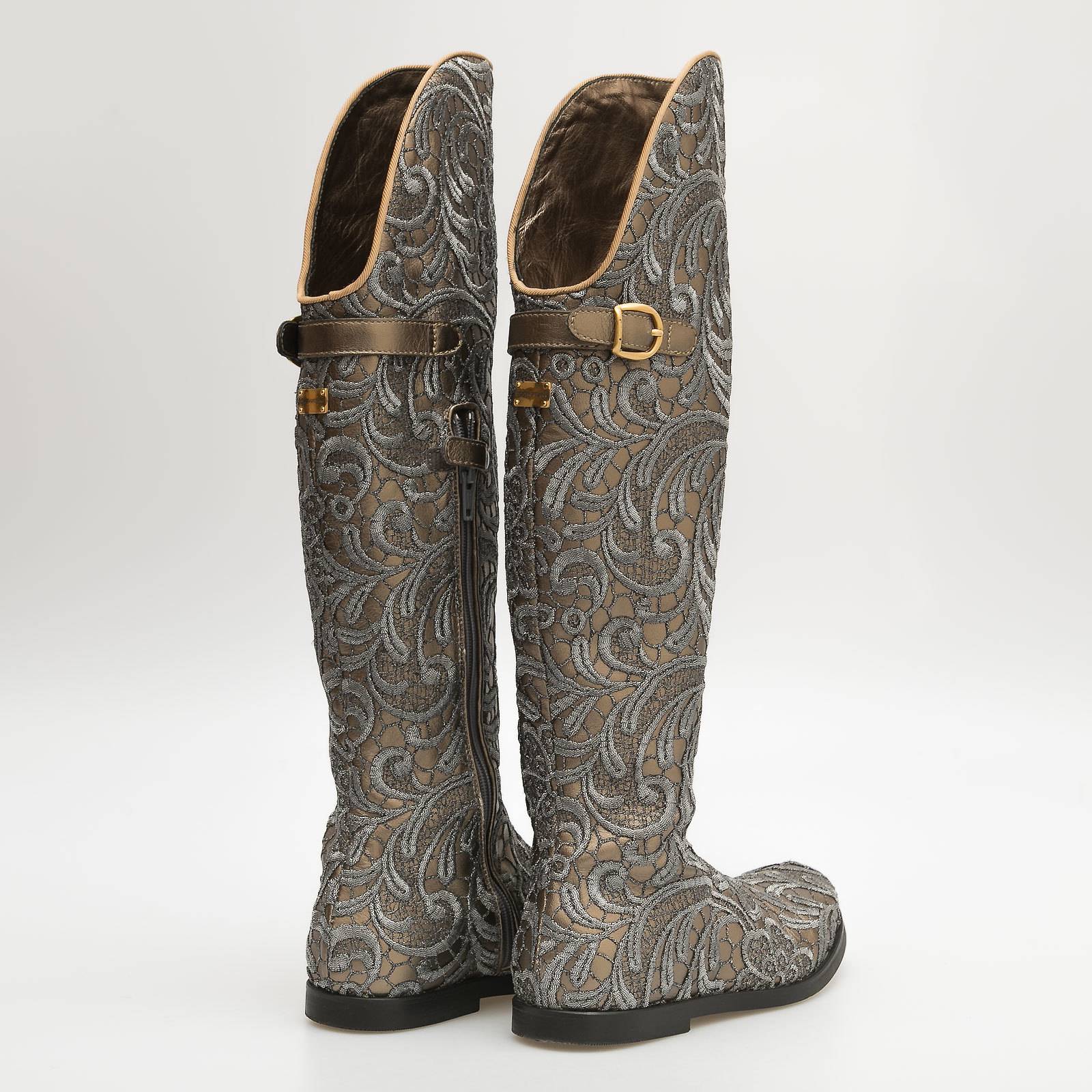 Сапоги серебряного цвета Dolce&Gabbana - фото из каталога магазина брендовой одежды Second Friend Store Сапоги Dolce&Gabbana - купить оригинал в секонд-хенде SFS - 3