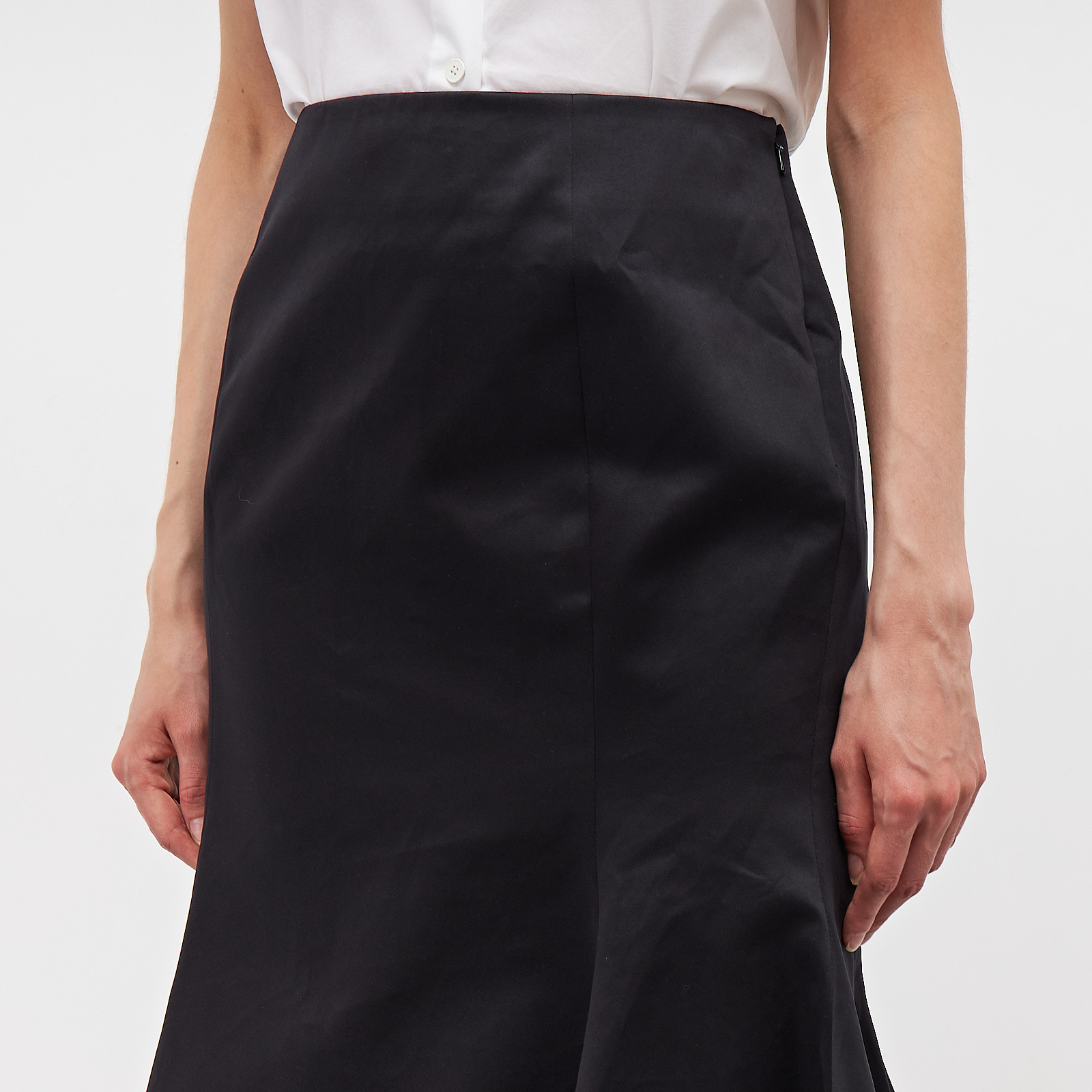 Юбка черного цвета Entire Studios - фото из каталога магазина брендовой одежды Second Friend Store Юбка Entire Studios - купить оригинал в секонд-хенде SFS - 4