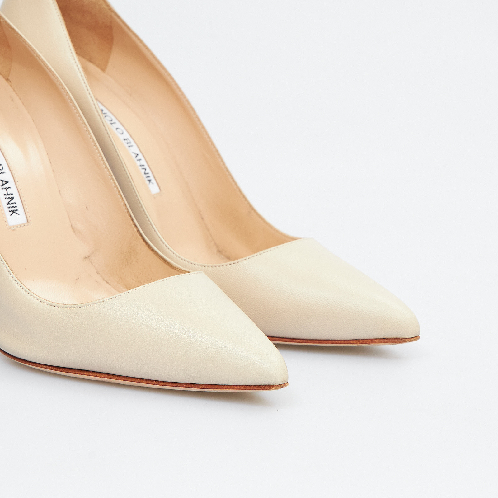 Туфли бежевого цвета Manolo Blahnik - фото из каталога магазина брендовой одежды Second Friend Store Туфли Manolo Blahnik - купить оригинал в секонд-хенде SFS - 4