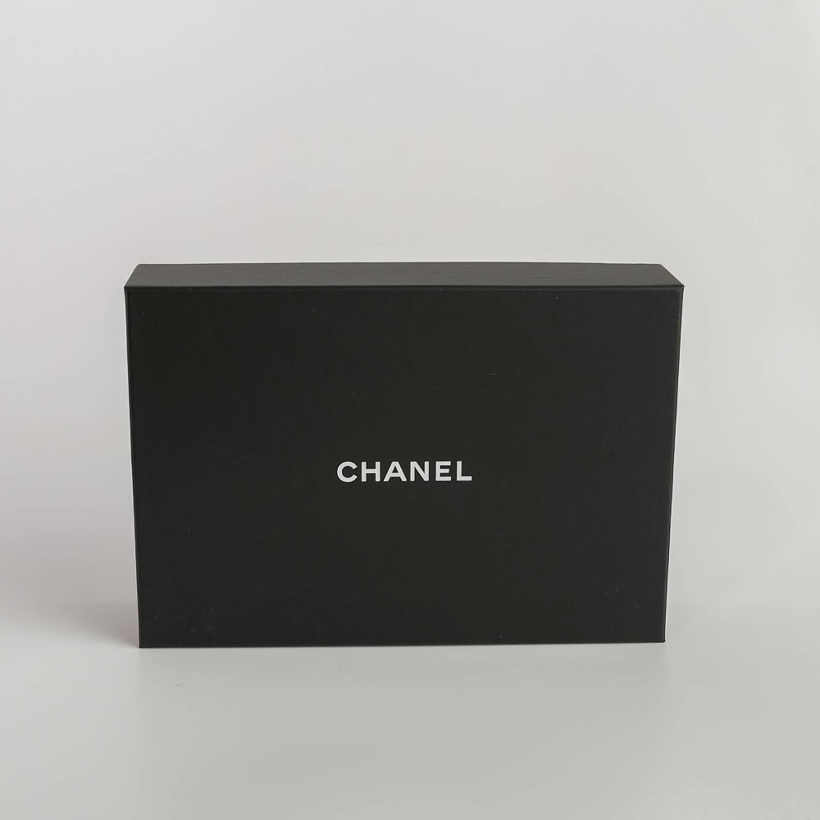 Несессер Chanel - купить оригинал в секонд-хенде SFS