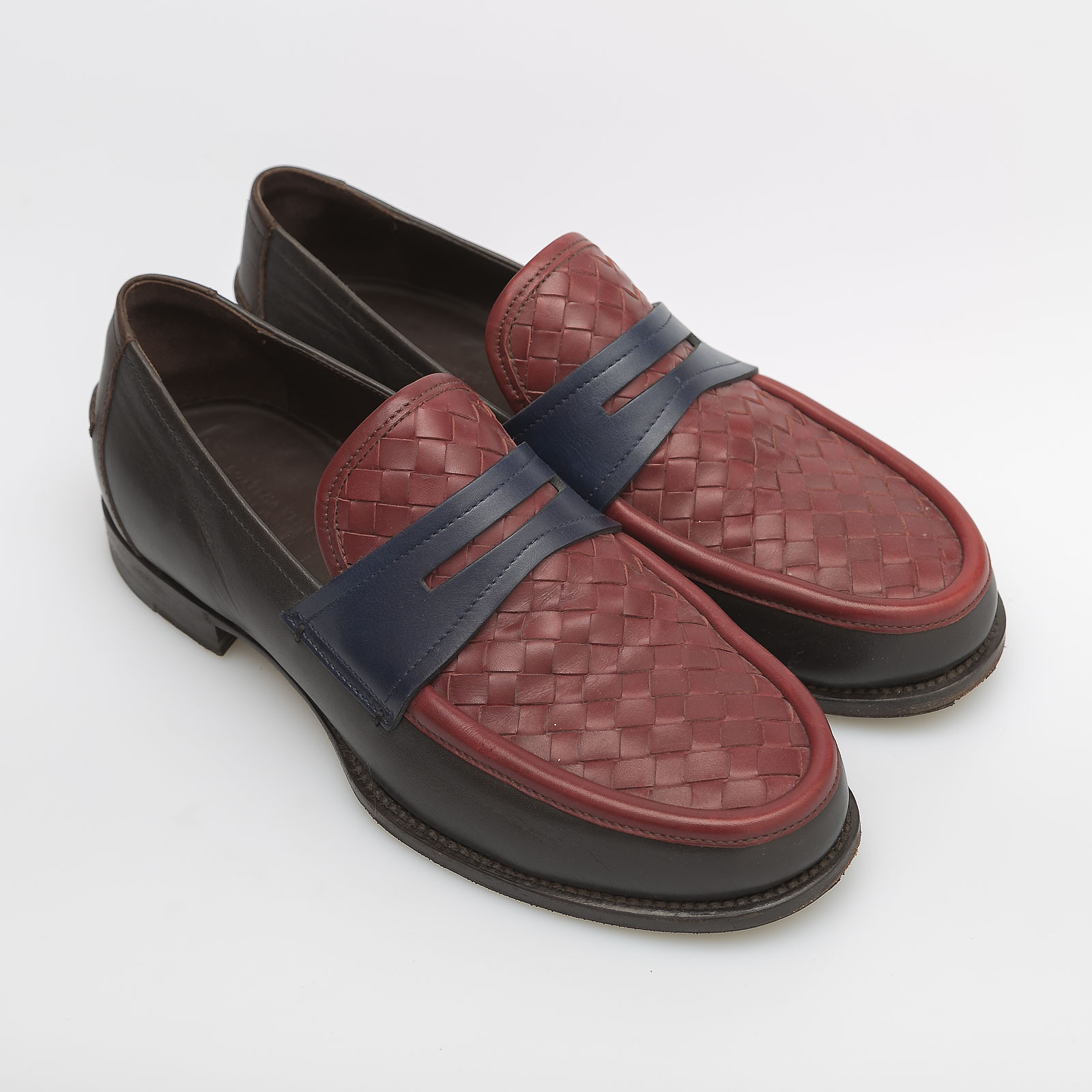 Лоферы черного цвета Bottega Veneta - фото из каталога магазина брендовой одежды Second Friend Store Лоферы Bottega Veneta - купить оригинал в секонд-хенде SFS - 2