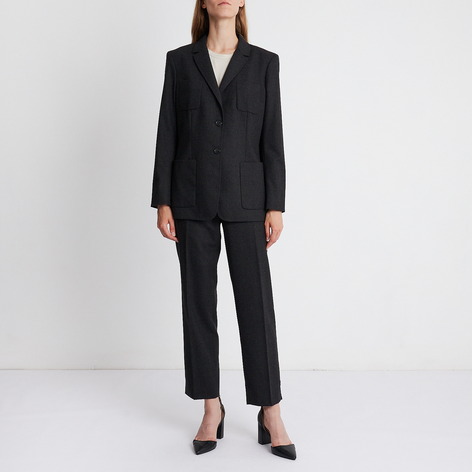 Костюм  серого цвета Loro Piana - фото из каталога магазина брендовой одежды Second Friend Store Костюм Loro Piana - купить оригинал в секонд-хенде SFS - 1