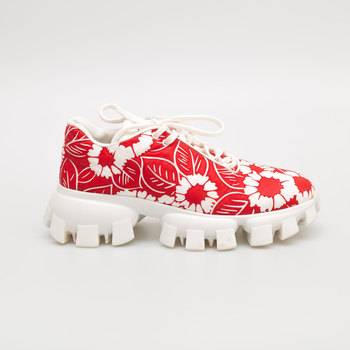 Кроссовки Prada