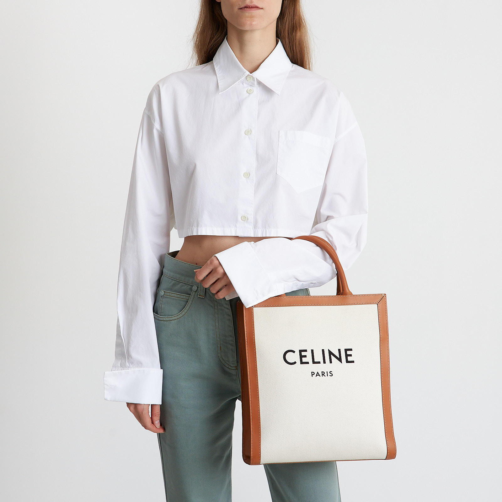 Сумка белого цвета Celine - фото из каталога магазина брендовой одежды Second Friend Store Сумка Celine - купить оригинал в секонд-хенде SFS - 2