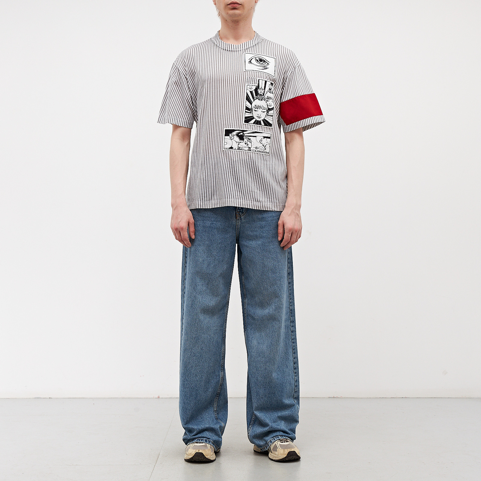 Футболка белого цвета Prada - фото из каталога магазина брендовой одежды Second Friend Store Футболка Prada - купить оригинал в секонд-хенде SFS - 2