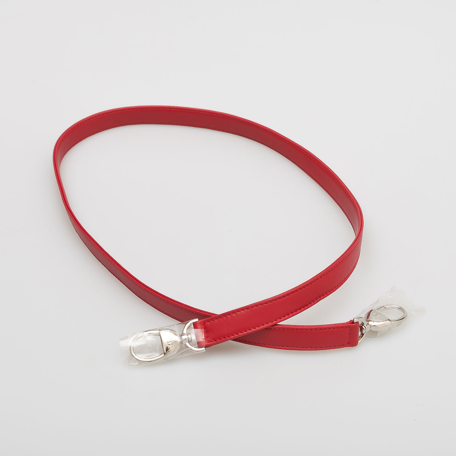 Ремень  красного цвета Christian Dior - фото из каталога магазина брендовой одежды Second Friend Store Ремень Christian Dior - купить оригинал в секонд-хенде SFS - 1