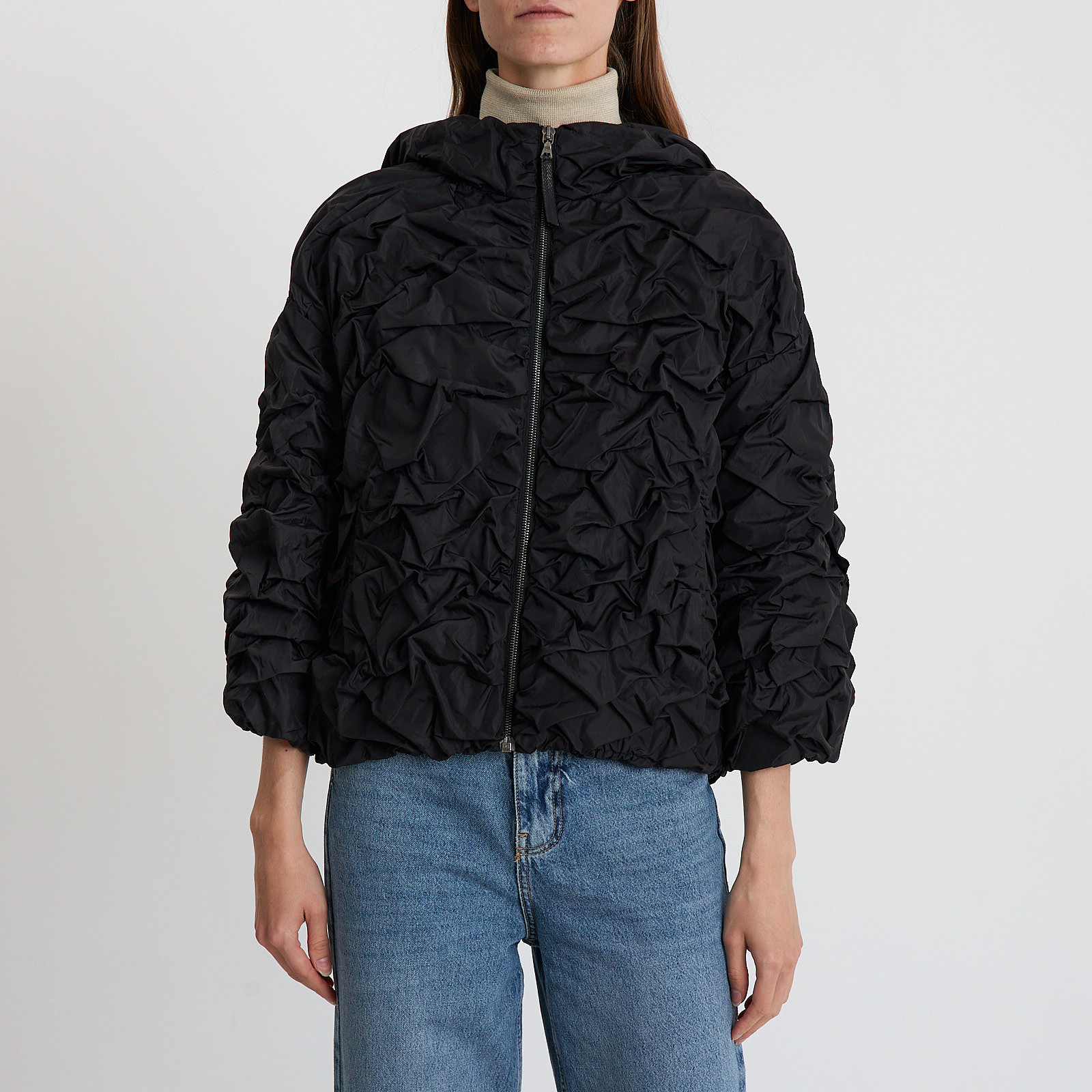 Куртка черного цвета Prada - фото из каталога магазина брендовой одежды Second Friend Store Куртка Prada - купить оригинал в секонд-хенде SFS - 1