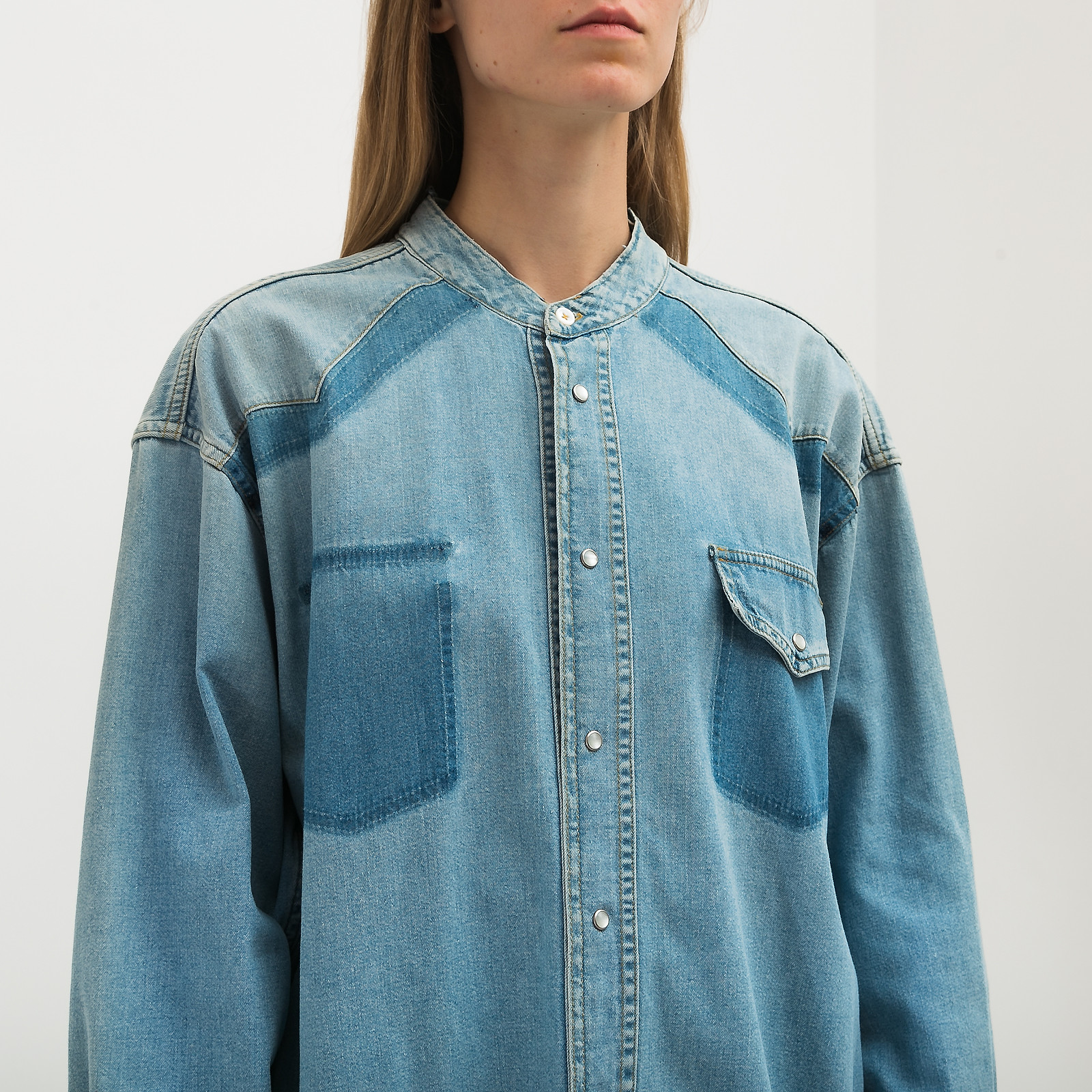 Рубашка голубого цвета Maison Margiela - фото из каталога магазина брендовой одежды Second Friend Store Рубашка Maison Margiela - купить оригинал в секонд-хенде SFS - 3