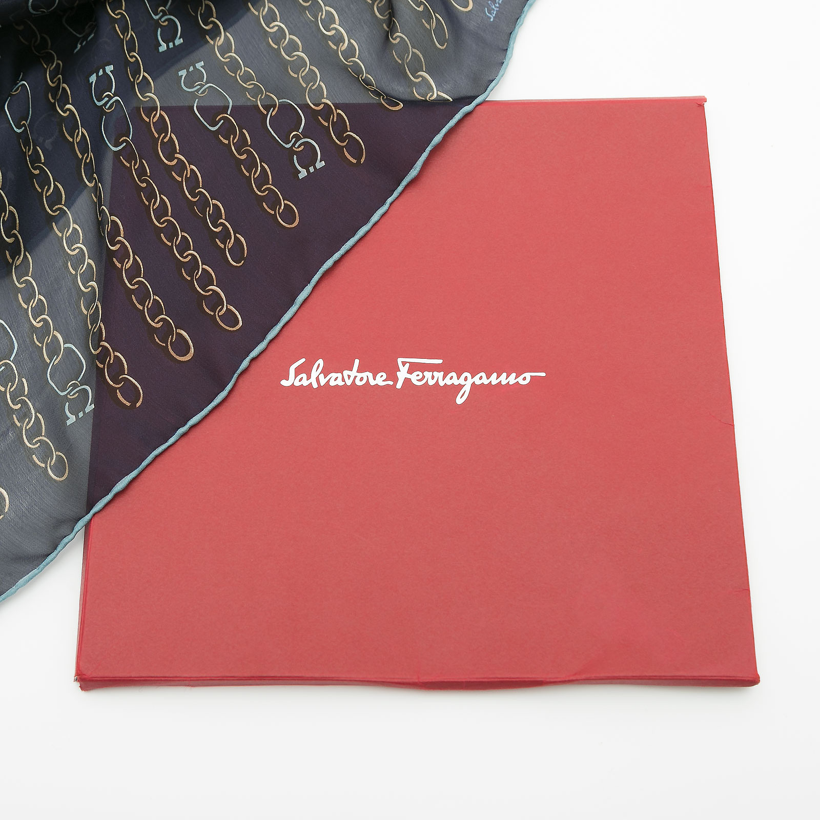 Платок Salvatore Ferragamo - купить оригинал в секонд-хенде SFS - 3