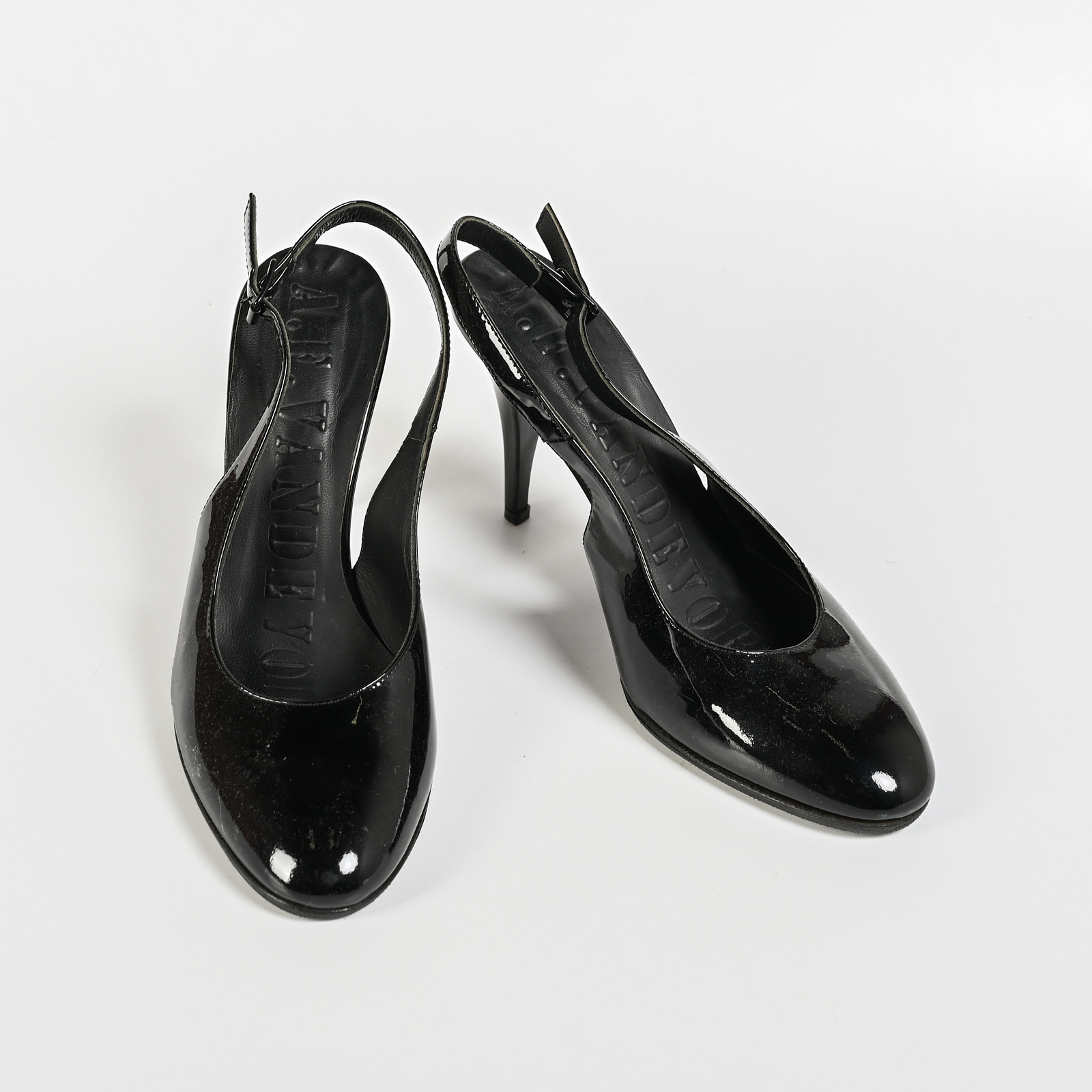 Туфли черного цвета A.F. Vandevorst - фото из каталога магазина брендовой одежды Second Friend Store Туфли A.F. Vandevorst - купить оригинал в секонд-хенде SFS - 2