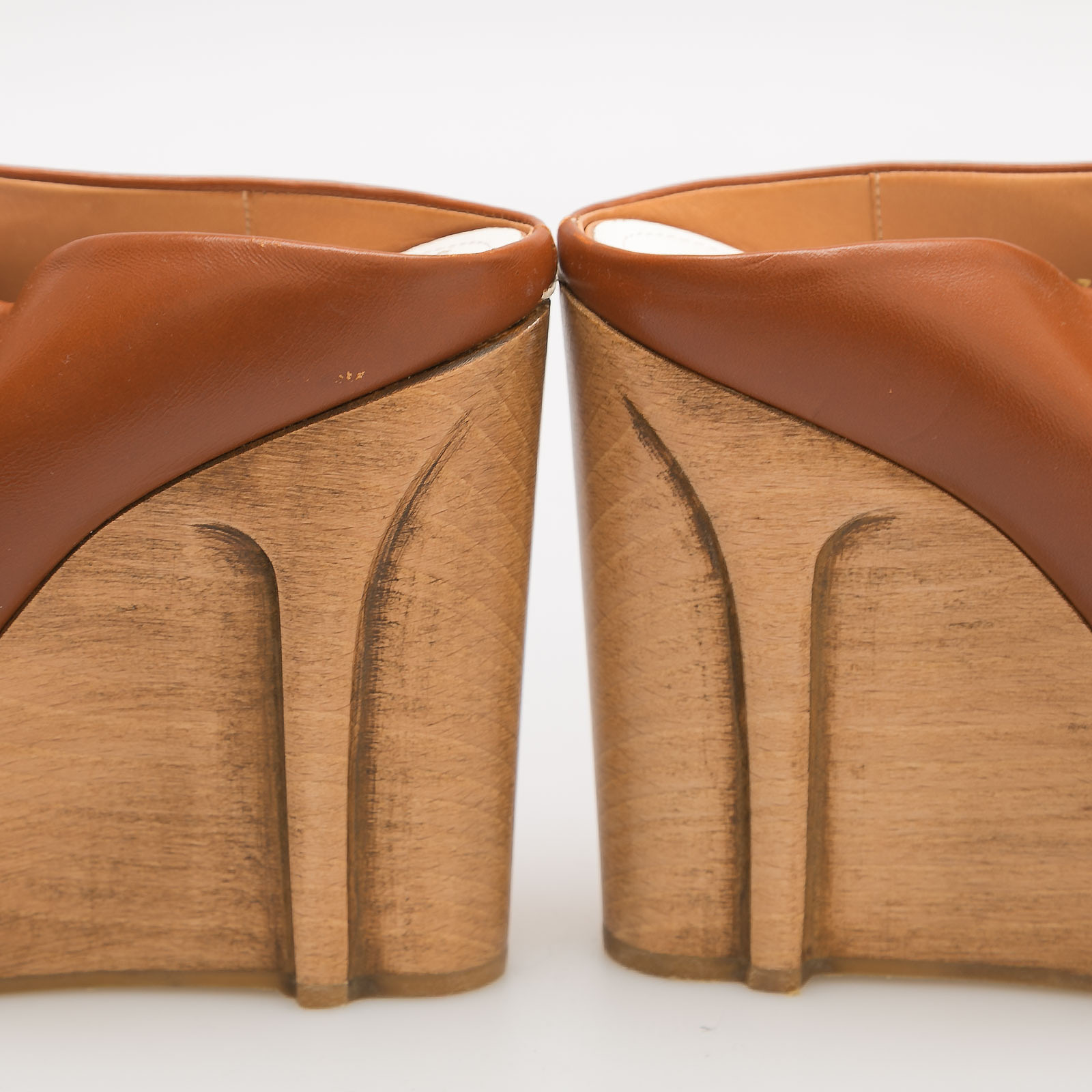 Сабо коричневого цвета Maison Margiela - фото из каталога магазина брендовой одежды Second Friend Store Сабо Maison Margiela - купить оригинал в секонд-хенде SFS - 7