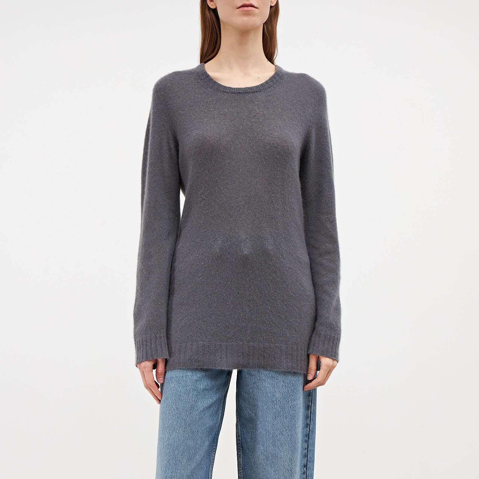 Свитер серого цвета Dolce&Gabbana - фото из каталога магазина брендовой одежды Second Friend Store Свитер Dolce&Gabbana - купить оригинал в секонд-хенде SFS - 1