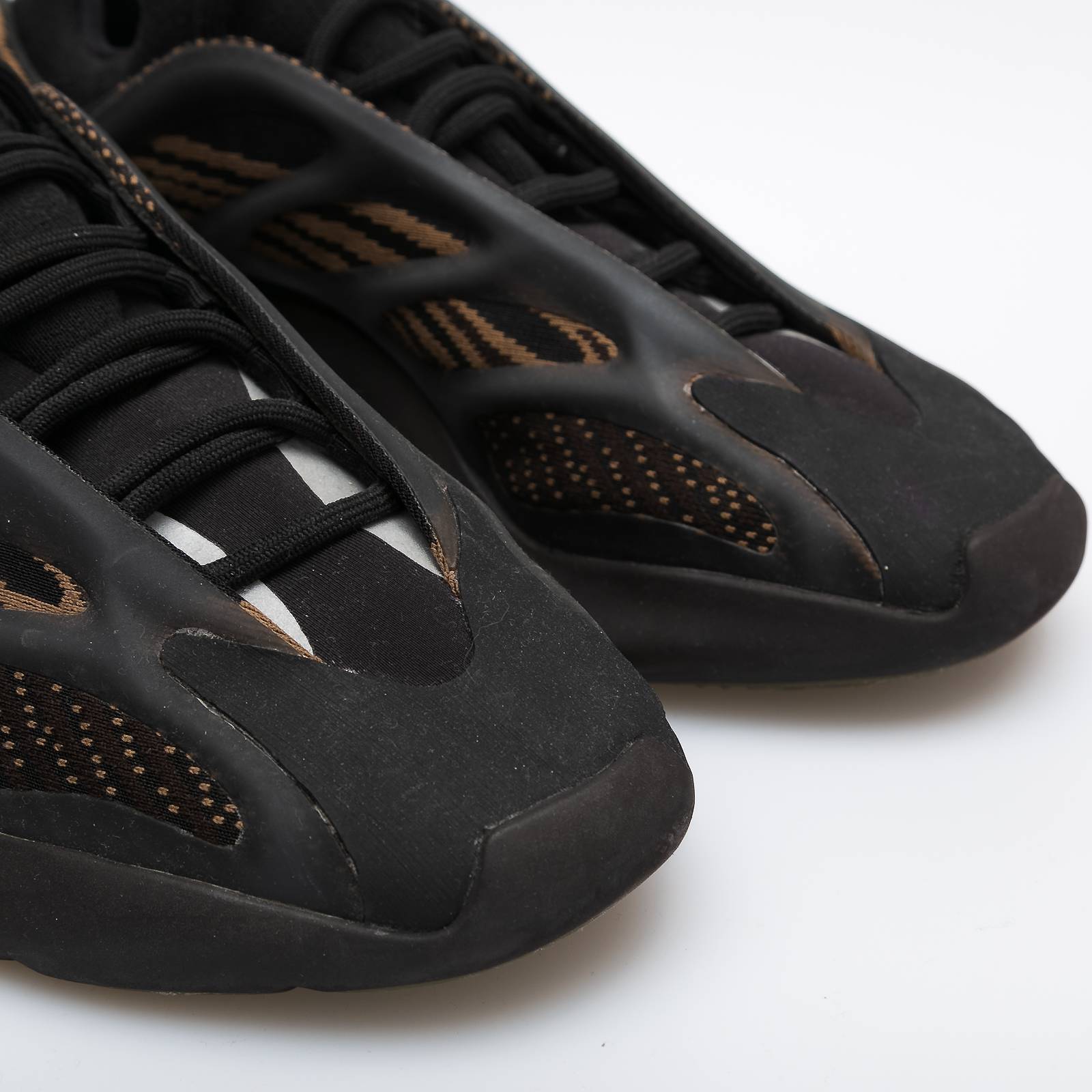 Кроссовки Adidas x Yeezy Season - купить оригинал в секонд-хенде SFS - 4