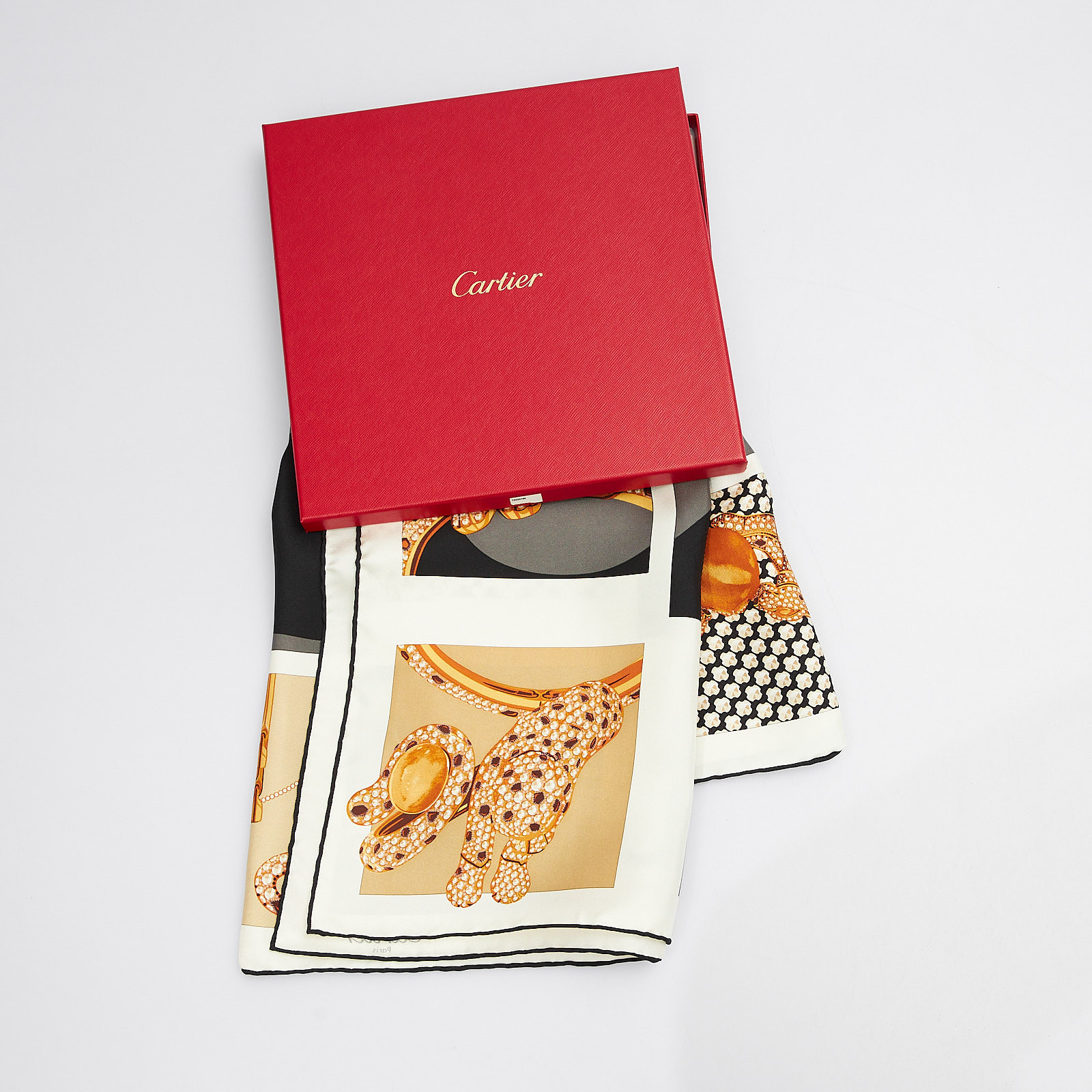 Платок Cartier - фото из каталога магазина брендовой одежды Second Friend Store Платок Cartier - купить оригинал в секонд-хенде SFS - 1