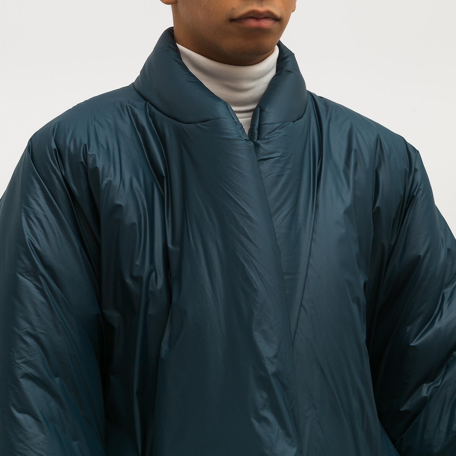 Куртка голубого цвета Yeezy x GAP - фото из каталога магазина брендовой одежды Second Friend Store Куртка Yeezy x GAP - купить оригинал в секонд-хенде SFS - 4