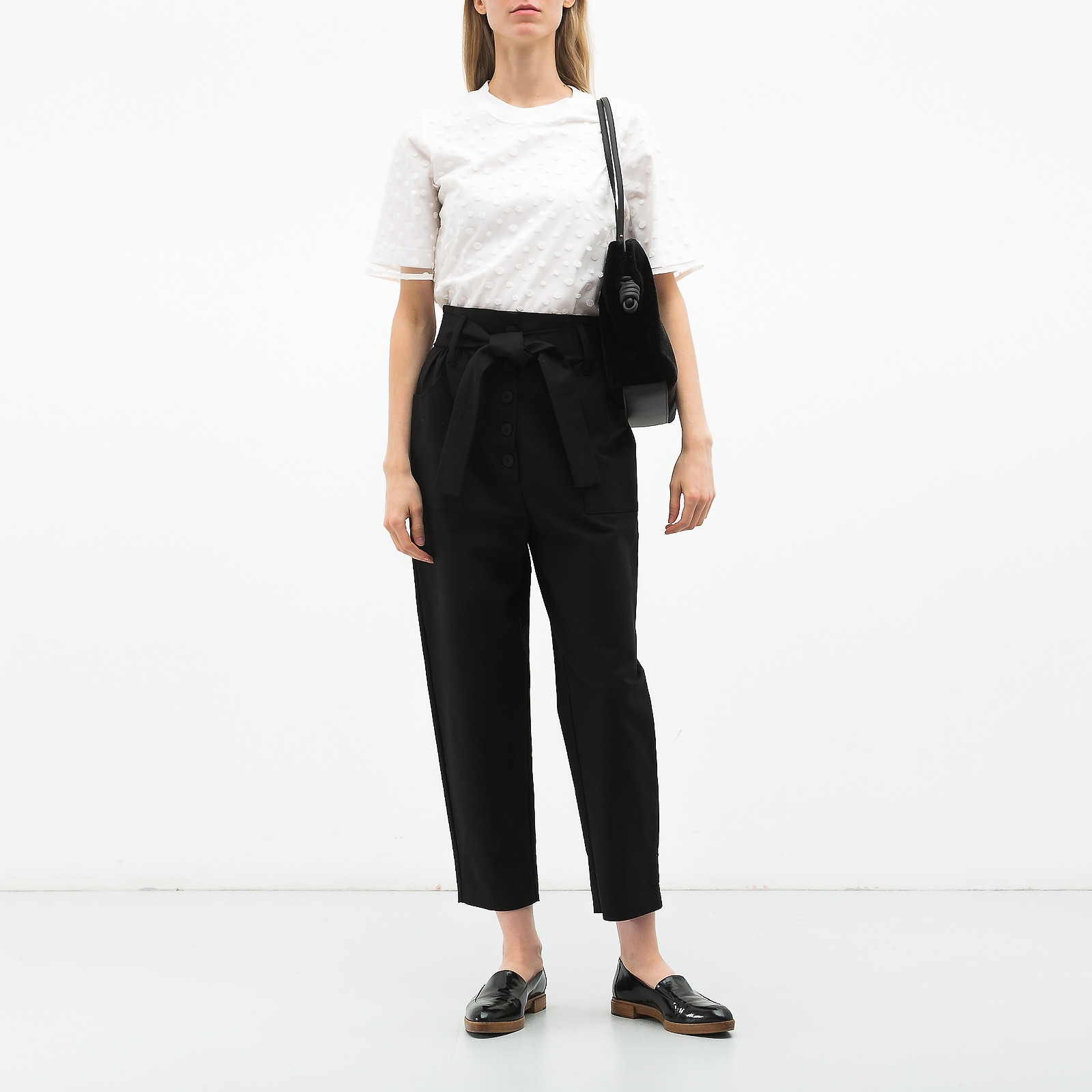 Футболка белого цвета Chloe - фото из каталога магазина брендовой одежды Second Friend Store Футболка Chloe - купить оригинал в секонд-хенде SFS - 2