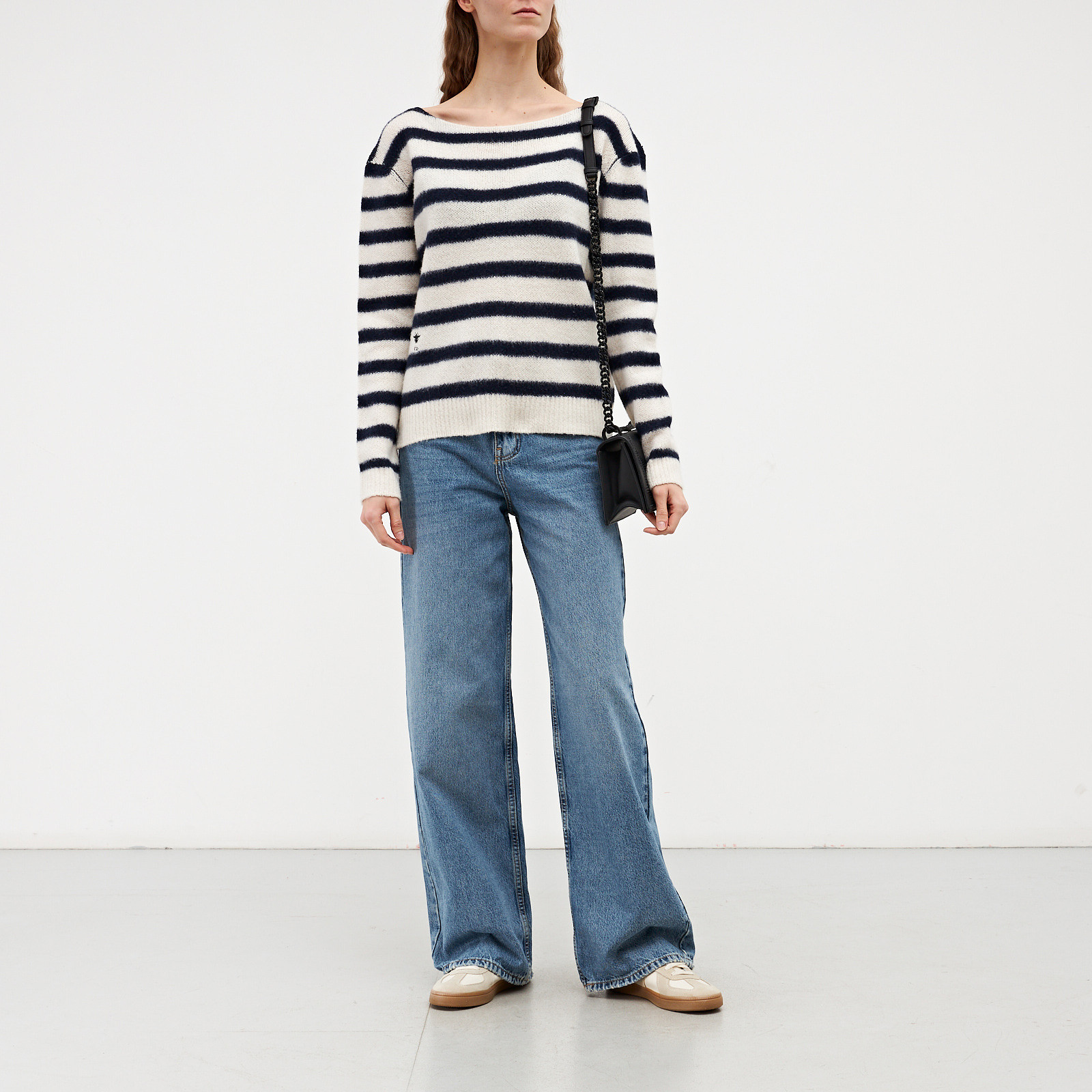 Свитер белого цвета Christian Dior - фото из каталога магазина брендовой одежды Second Friend Store Свитер Christian Dior - купить оригинал в секонд-хенде SFS - 2