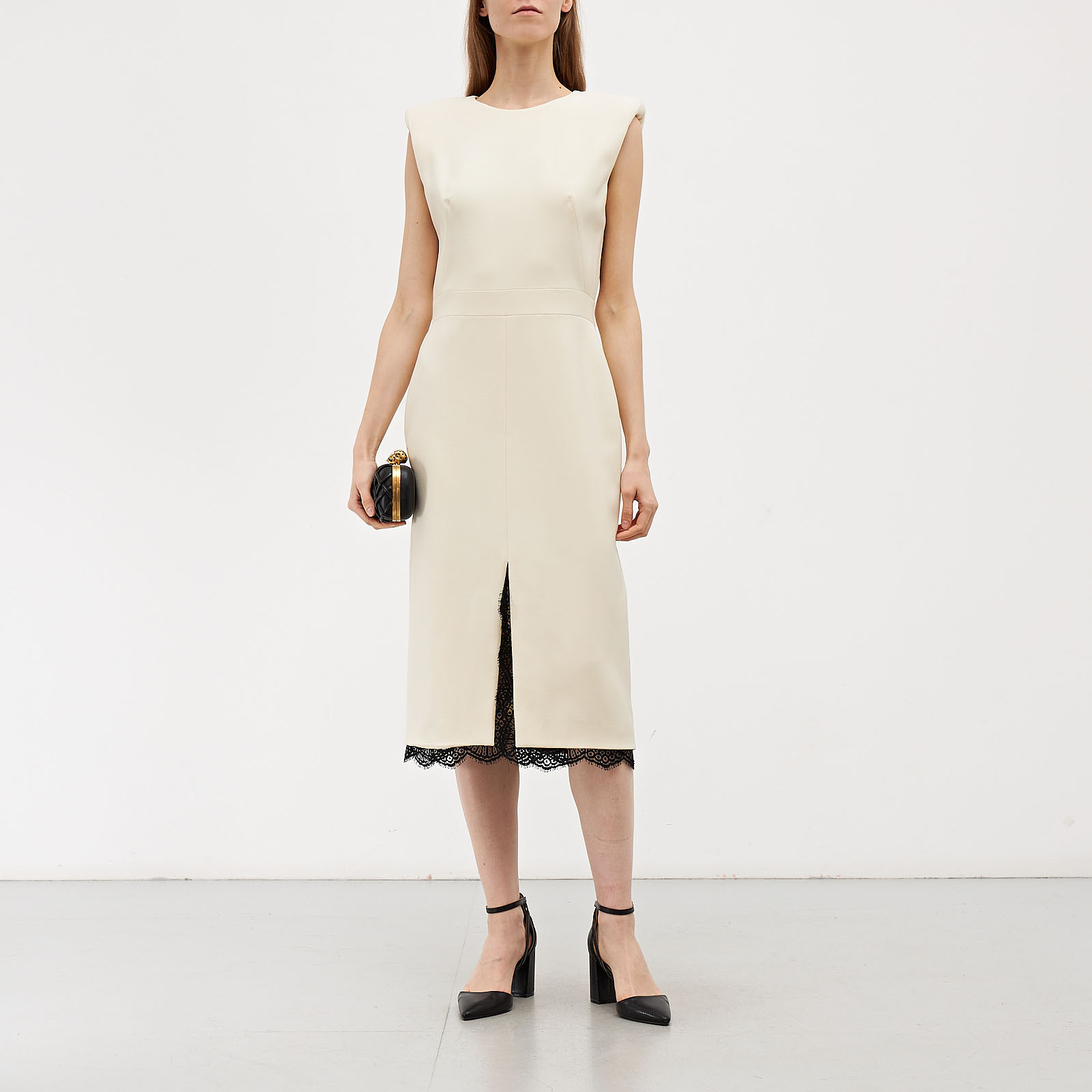 Платье белого цвета Alexander McQueen - фото из каталога магазина брендовой одежды Second Friend Store Платье Alexander McQueen - купить оригинал в секонд-хенде SFS - 2