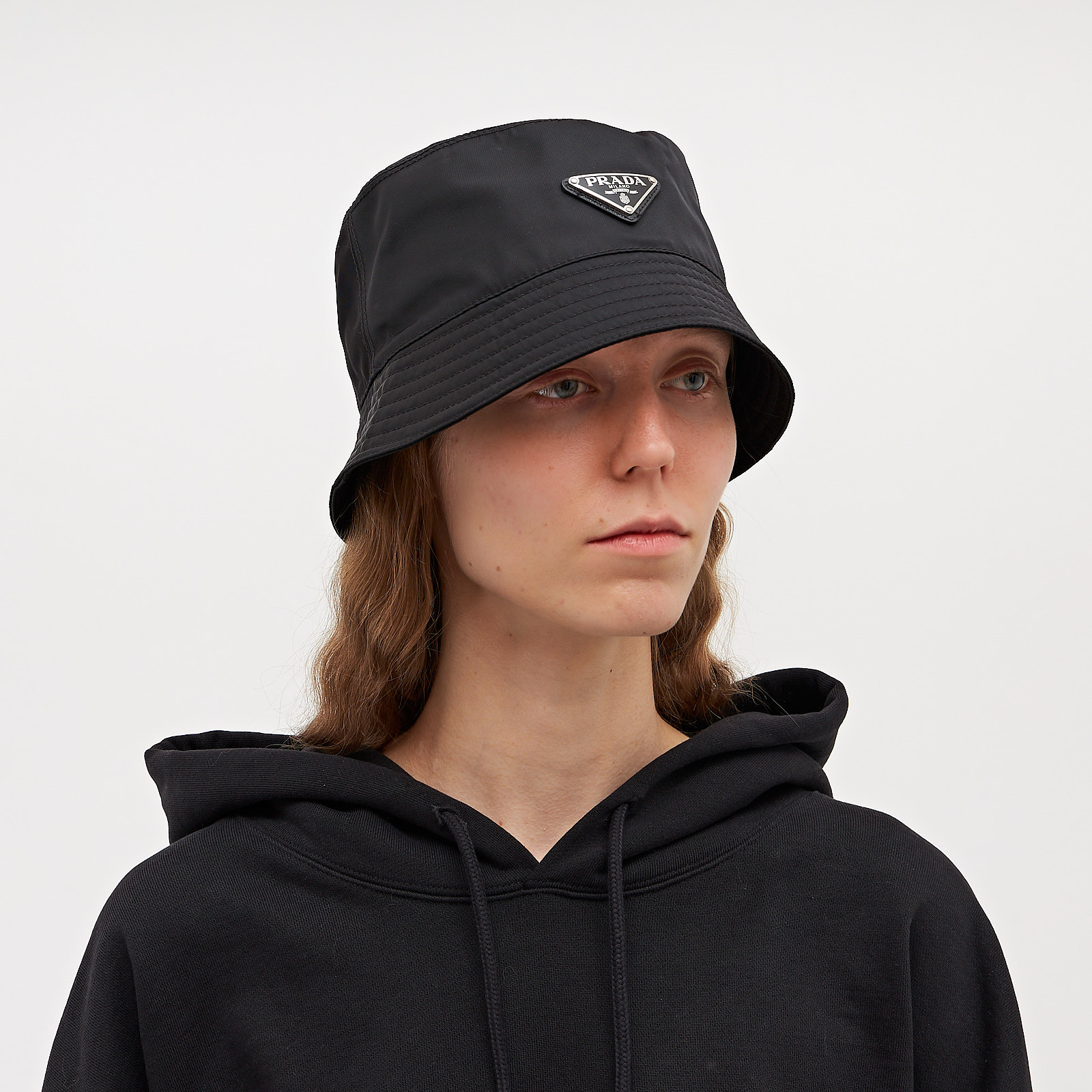 Панама черного цвета Prada - фото из каталога магазина брендовой одежды Second Friend Store Панама Prada - купить оригинал в секонд-хенде SFS - 2