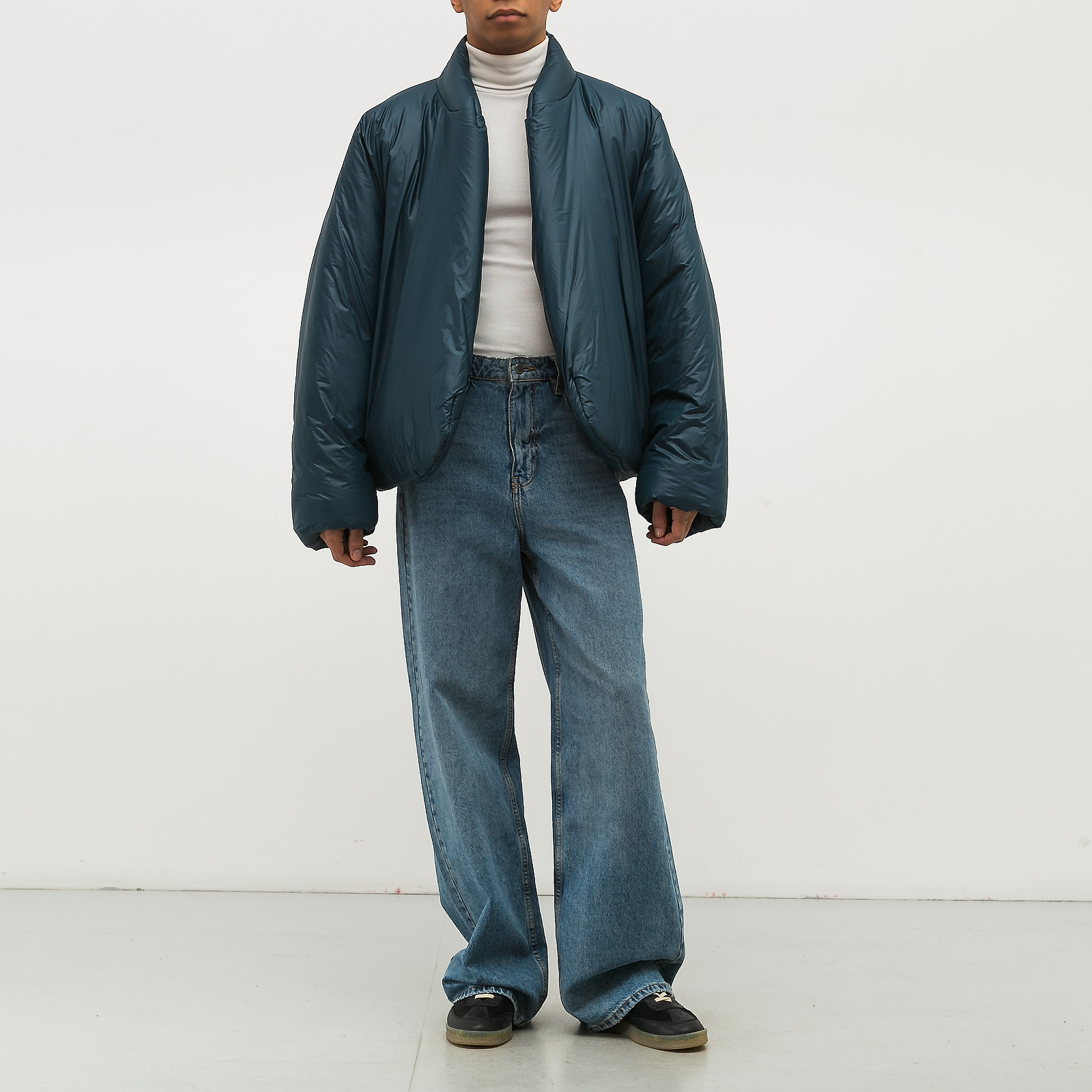 Куртка голубого цвета Yeezy x GAP - фото из каталога магазина брендовой одежды Second Friend Store Куртка Yeezy x GAP - купить оригинал в секонд-хенде SFS - 3