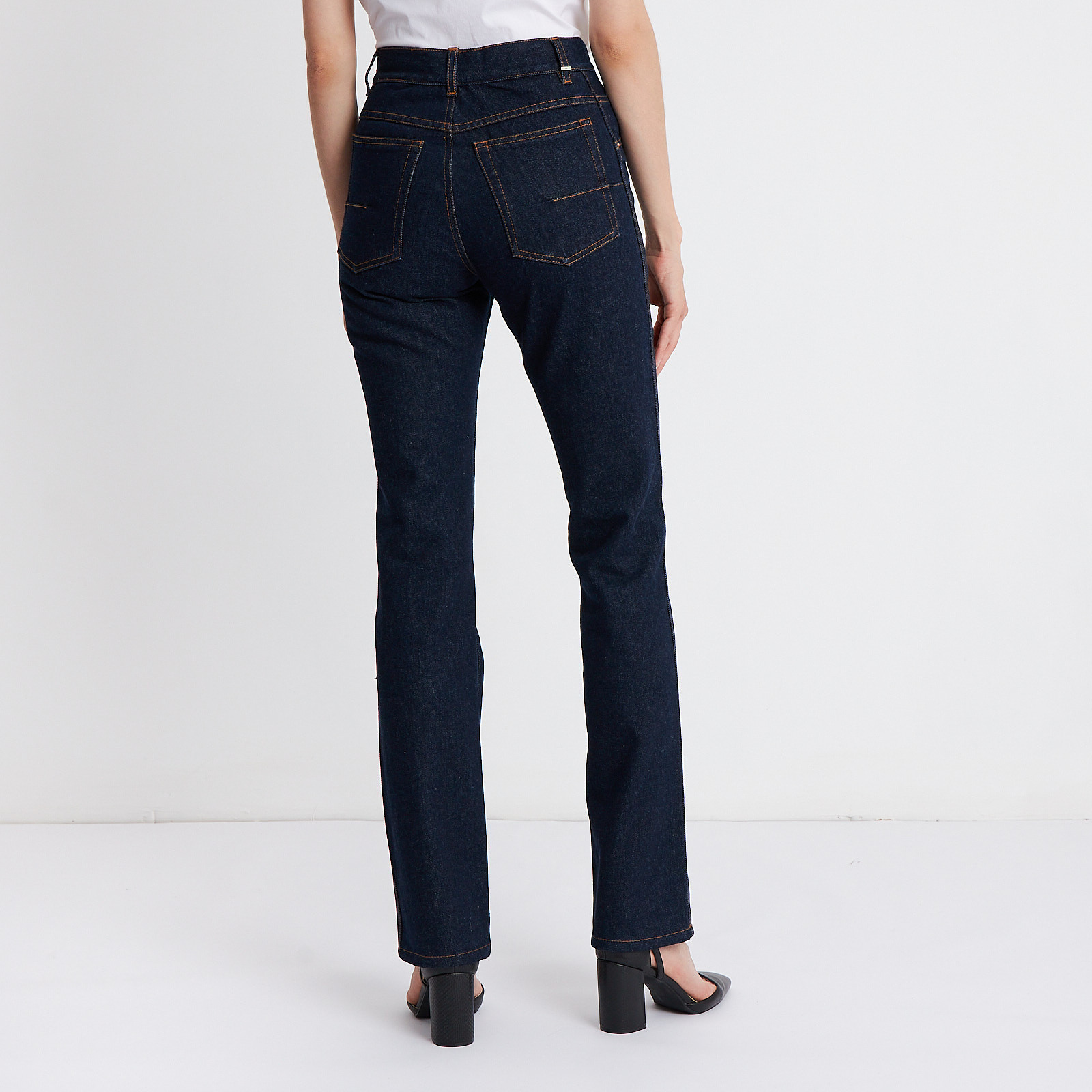 Джинсы  синего цвета Christian Dior - фото из каталога магазина брендовой одежды Second Friend Store Джинсы Christian Dior - купить оригинал в секонд-хенде SFS - 3