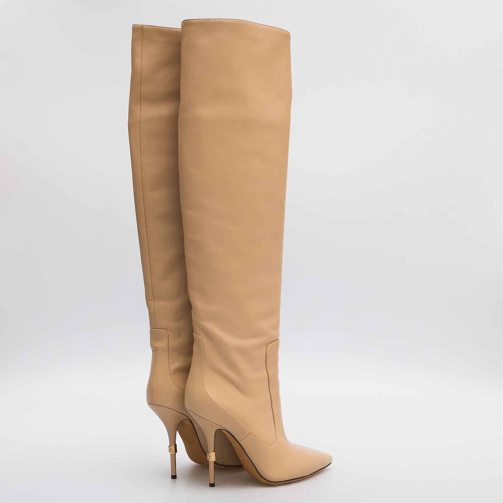 Сапоги бежевого цвета Dolce&Gabbana - фото из каталога магазина брендовой одежды Second Friend Store Сапоги Dolce&Gabbana - купить оригинал в секонд-хенде SFS - 3