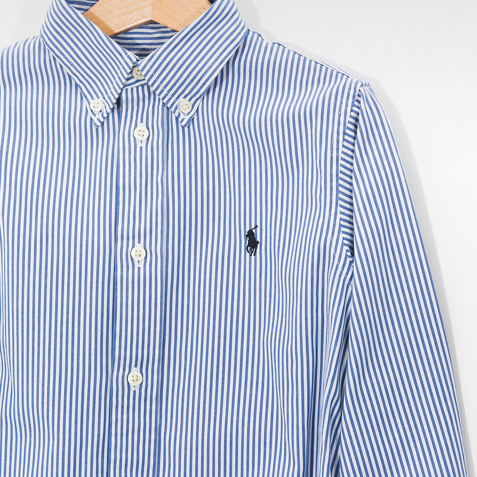 Рубашка белого цвета Ralph Lauren - фото из каталога магазина брендовой одежды Second Friend Store Рубашка Ralph Lauren - купить оригинал в секонд-хенде SFS - 3