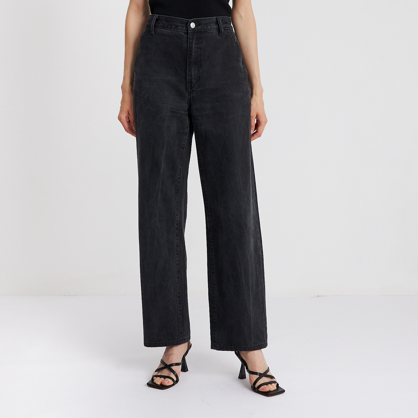 Джинсы  серого цвета Alexander Wang - фото из каталога магазина брендовой одежды Second Friend Store Джинсы Alexander Wang - купить оригинал в секонд-хенде SFS - 1