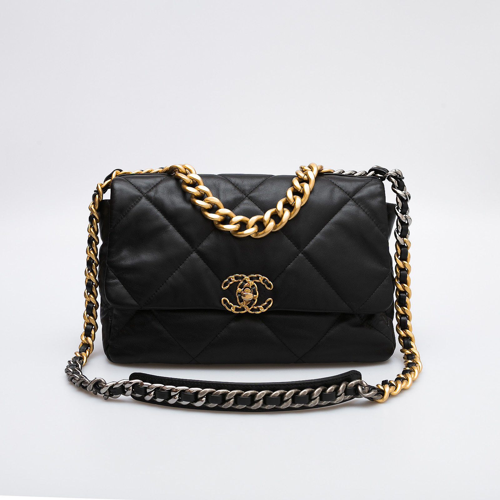 Сумка Chanel - купить оригинал в секонд-хенде SFS - 1