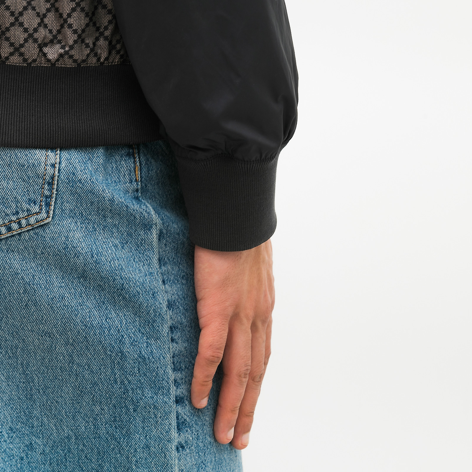 Ветровка синего цвета Gucci - фото из каталога магазина брендовой одежды Second Friend Store Ветровка Gucci - купить оригинал в секонд-хенде SFS - 5