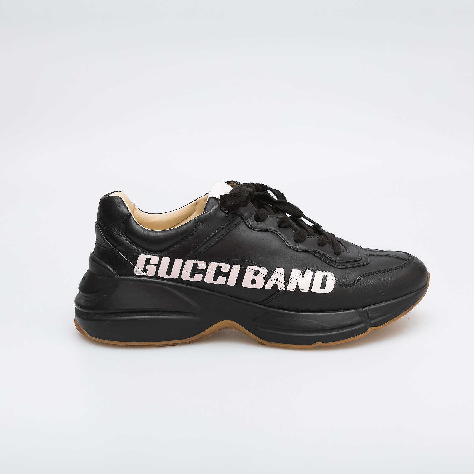 Кроссовки черного цвета Gucci - фото из каталога магазина брендовой одежды Second Friend Store Кроссовки Gucci - купить оригинал в секонд-хенде SFS - 1