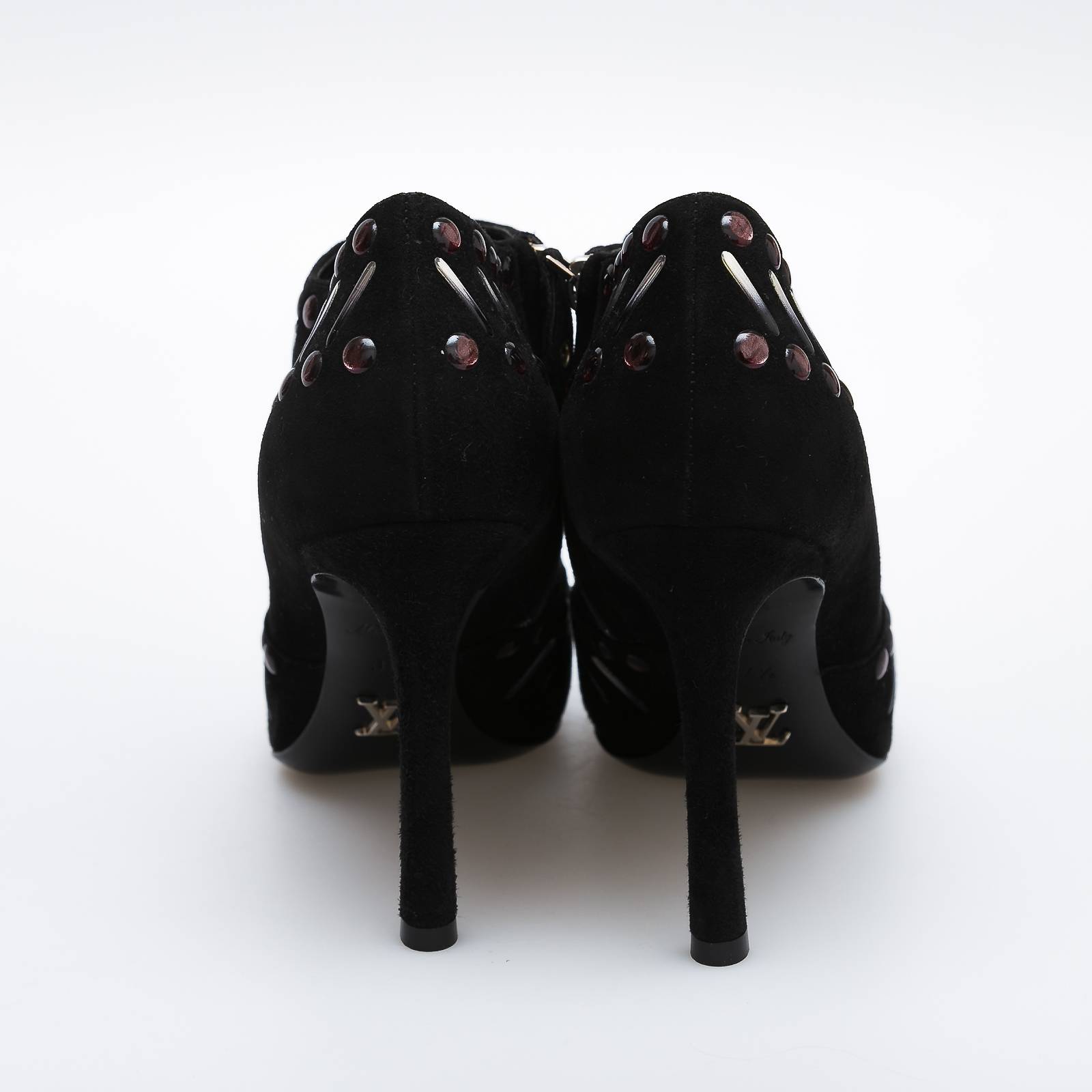 Ботильоны черного цвета Louis Vuitton - фото из каталога магазина брендовой одежды Second Friend Store Ботильоны Louis Vuitton - купить оригинал в секонд-хенде SFS - 3