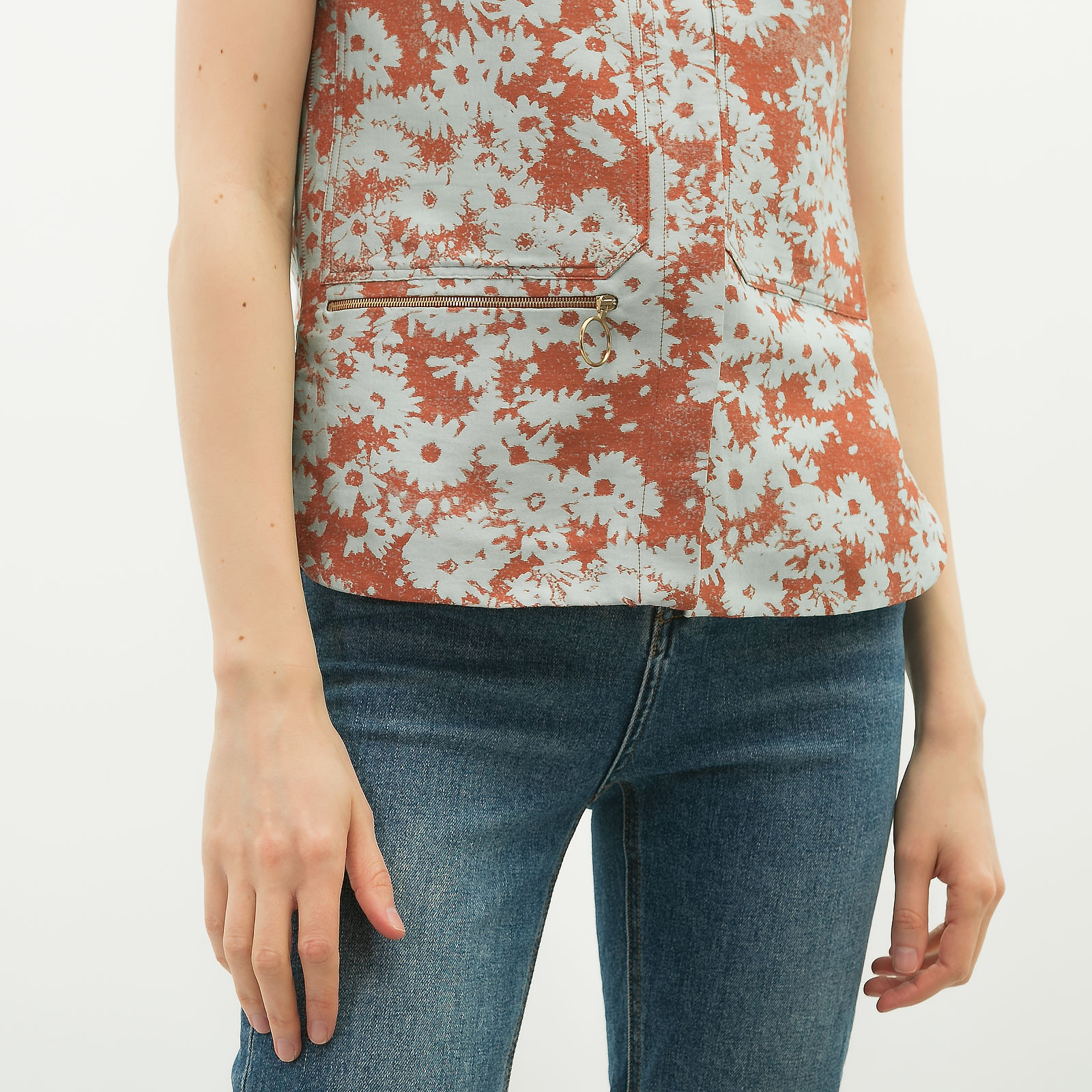 Жилет голубого цвета Stella McCartney - фото из каталога магазина брендовой одежды Second Friend Store Жилет Stella McCartney - купить оригинал в секонд-хенде SFS - 4