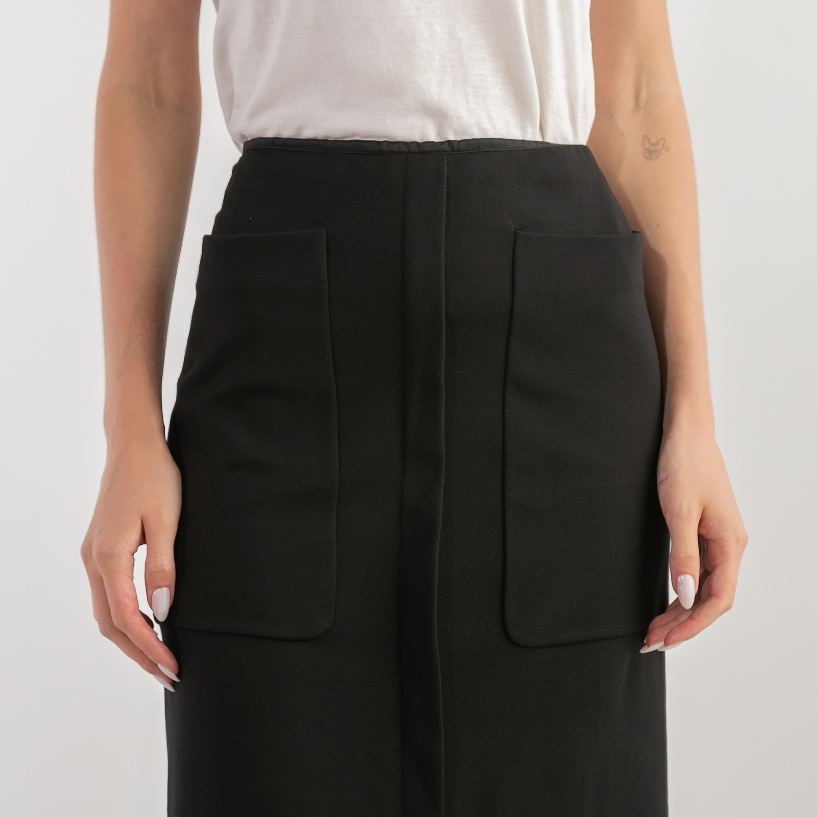 Юбка черного цвета Jil Sander - фото из каталога магазина брендовой одежды Second Friend Store Юбка Jil Sander - купить оригинал в секонд-хенде SFS - 4