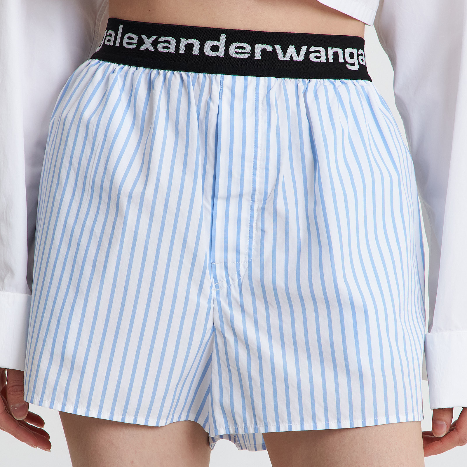 Шорты  голубого цвета Alexander Wang - фото из каталога магазина брендовой одежды Second Friend Store Шорты Alexander Wang - купить оригинал в секонд-хенде SFS - 4