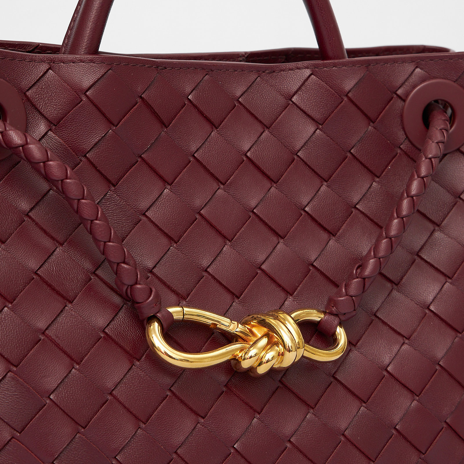 Сумка  бордового цвета Bottega Veneta - фото из каталога магазина брендовой одежды Second Friend Store Сумка Bottega Veneta - купить оригинал в секонд-хенде SFS - 7