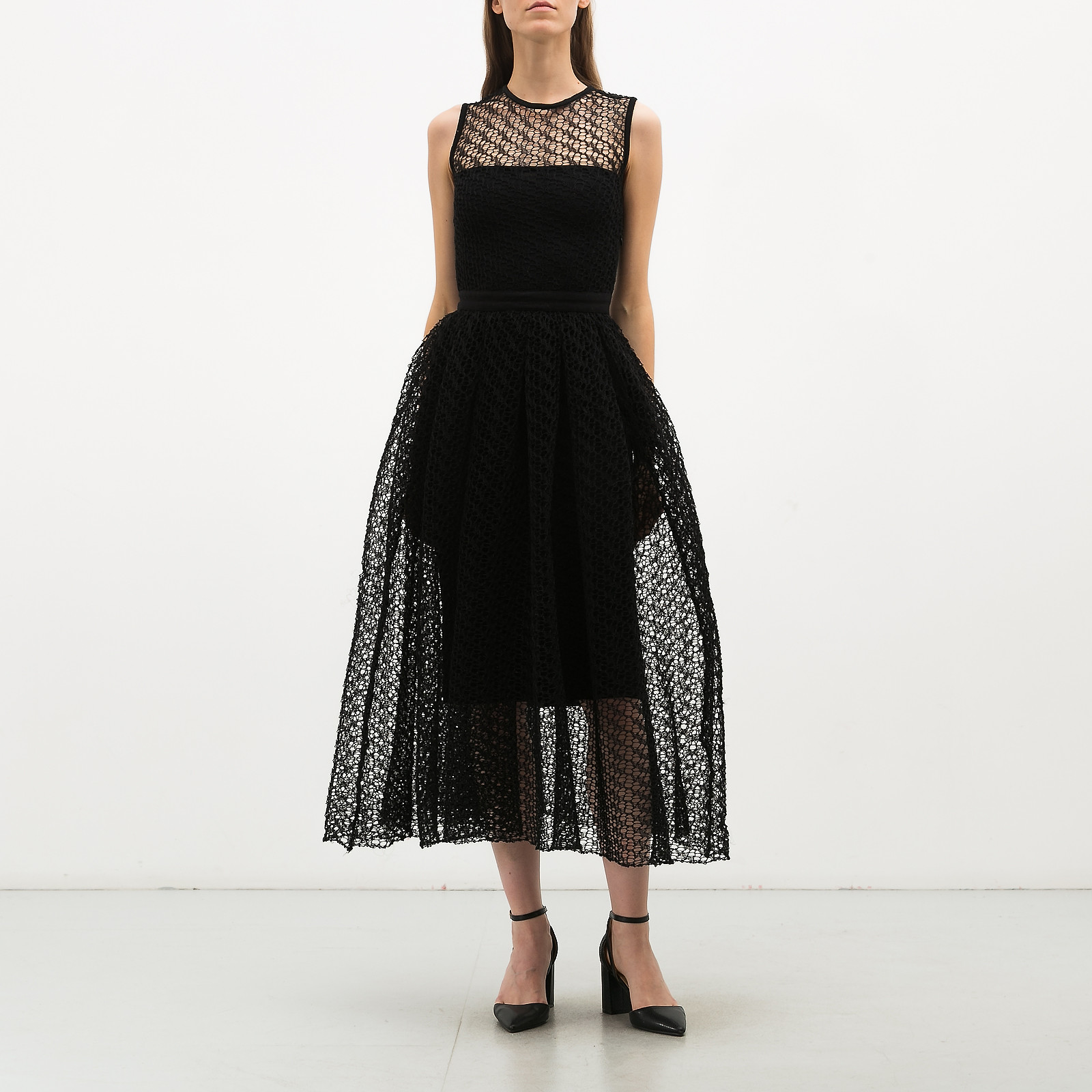 Платье черного цвета Christian Dior - фото из каталога магазина брендовой одежды Second Friend Store Платье Christian Dior - купить оригинал в секонд-хенде SFS - 1