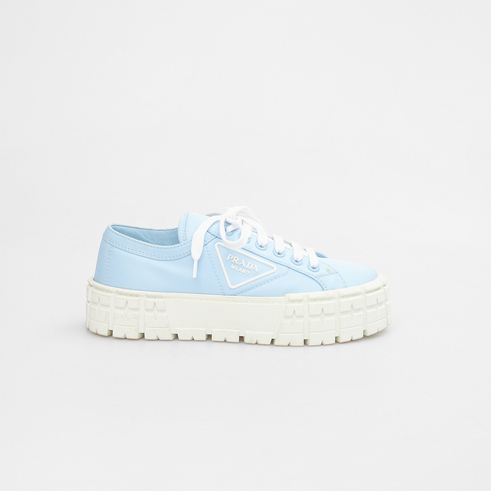 Кеды голубого цвета Prada - фото из каталога магазина брендовой одежды Second Friend Store Кеды Prada - купить оригинал в секонд-хенде SFS - 1