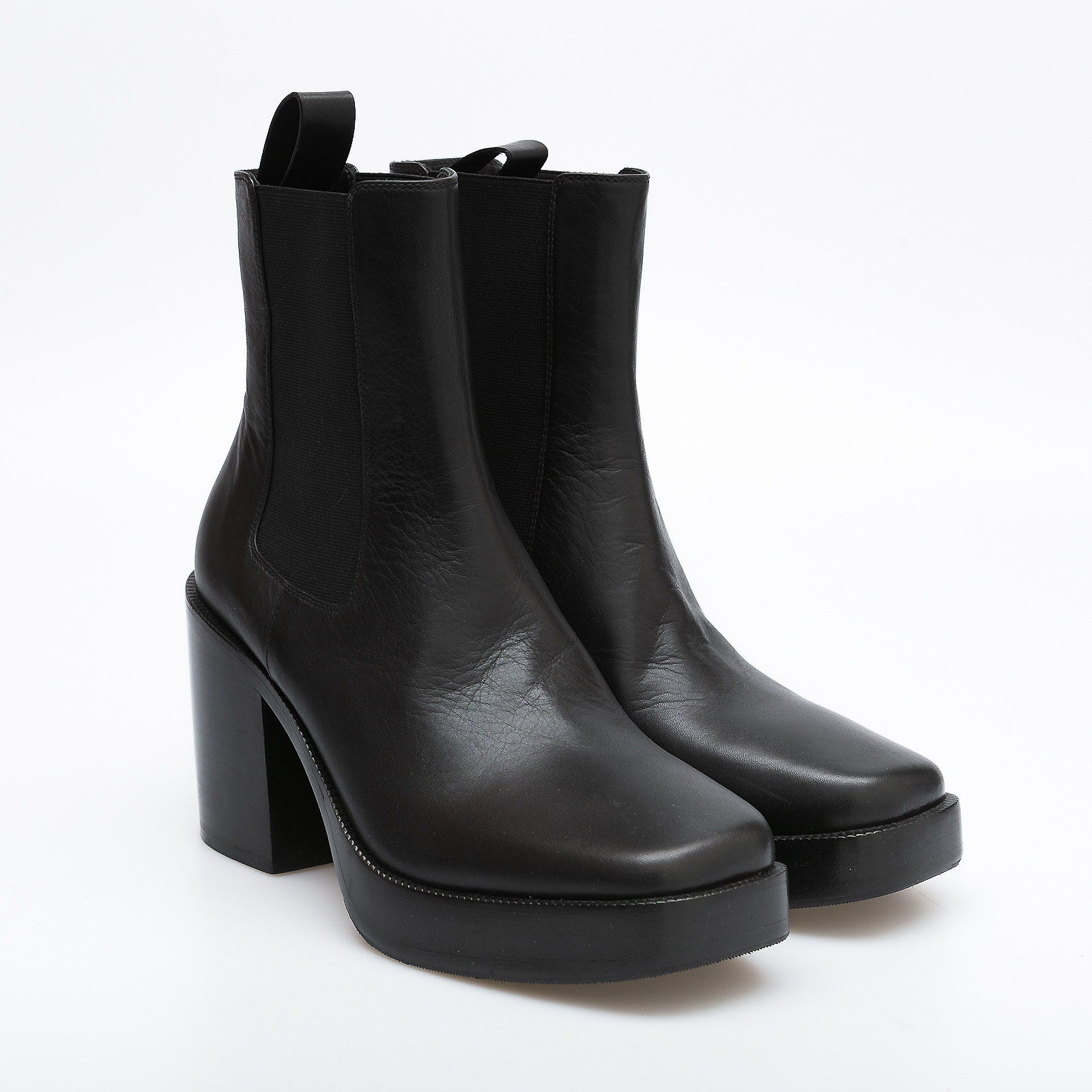 Ботинки черного цвета Balenciaga - фото из каталога магазина брендовой одежды Second Friend Store Ботинки Balenciaga - купить оригинал в секонд-хенде SFS - 2