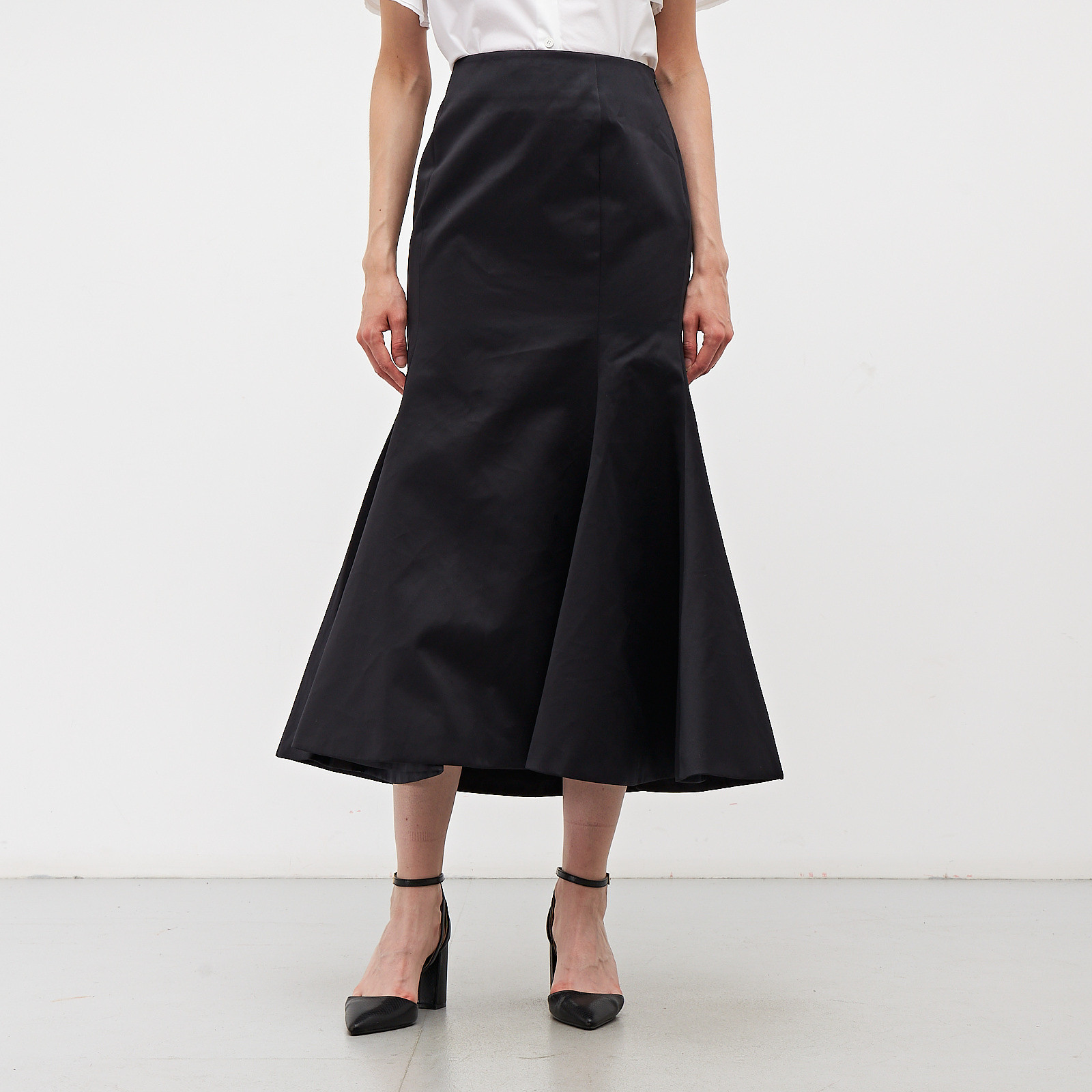 Юбка черного цвета Entire Studios - фото из каталога магазина брендовой одежды Second Friend Store Юбка Entire Studios - купить оригинал в секонд-хенде SFS - 1