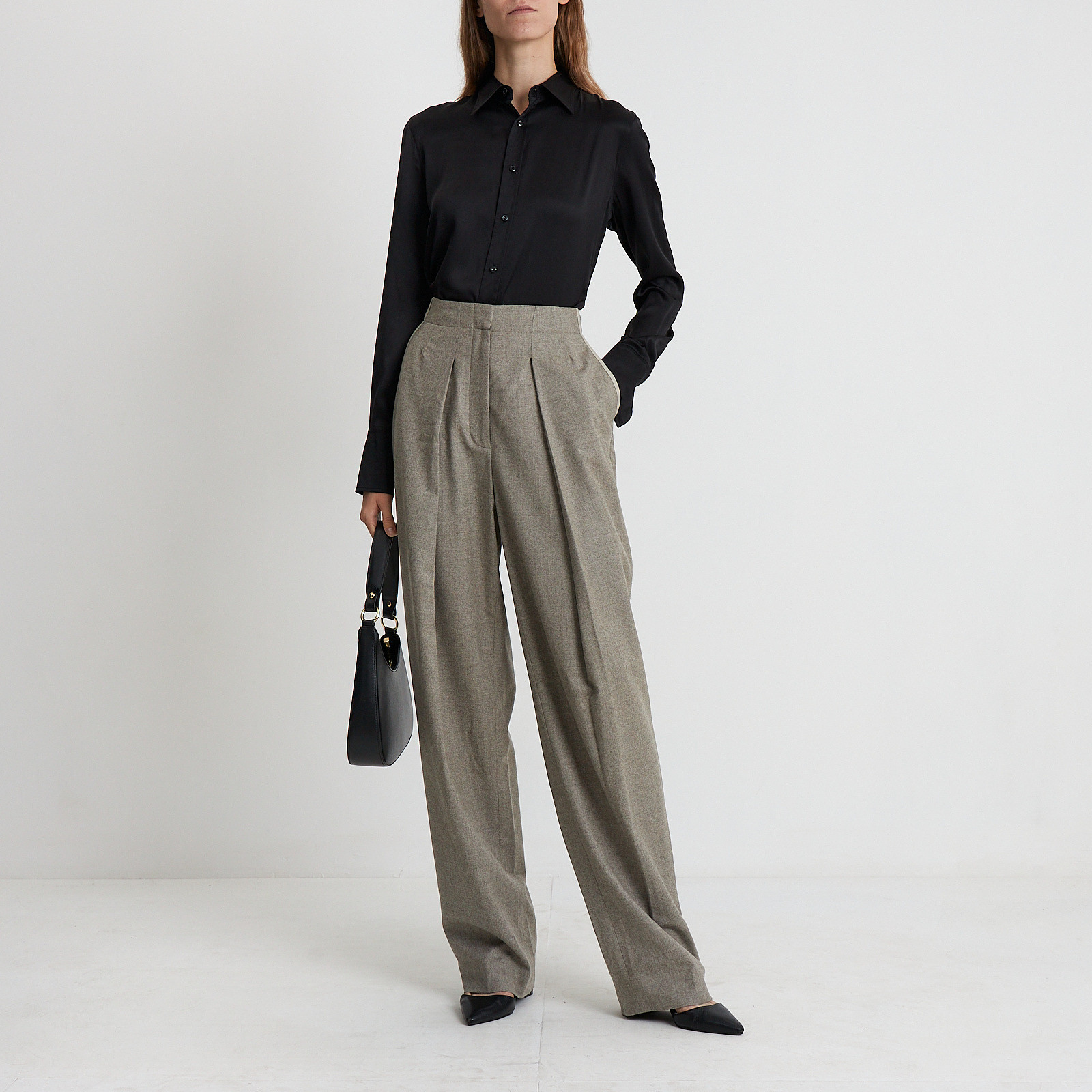 Брюки серого цвета Stella McCartney - фото из каталога магазина брендовой одежды Second Friend Store Брюки Stella McCartney - купить оригинал в секонд-хенде SFS - 2