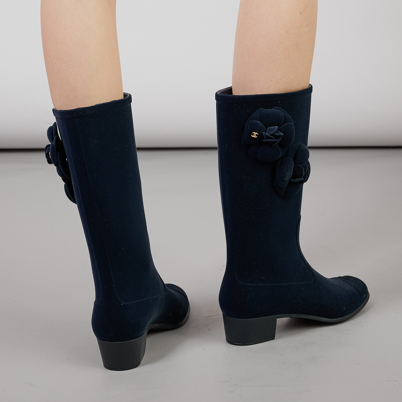 Сапоги Chanel - купить оригинал в секонд-хенде SFS - 3