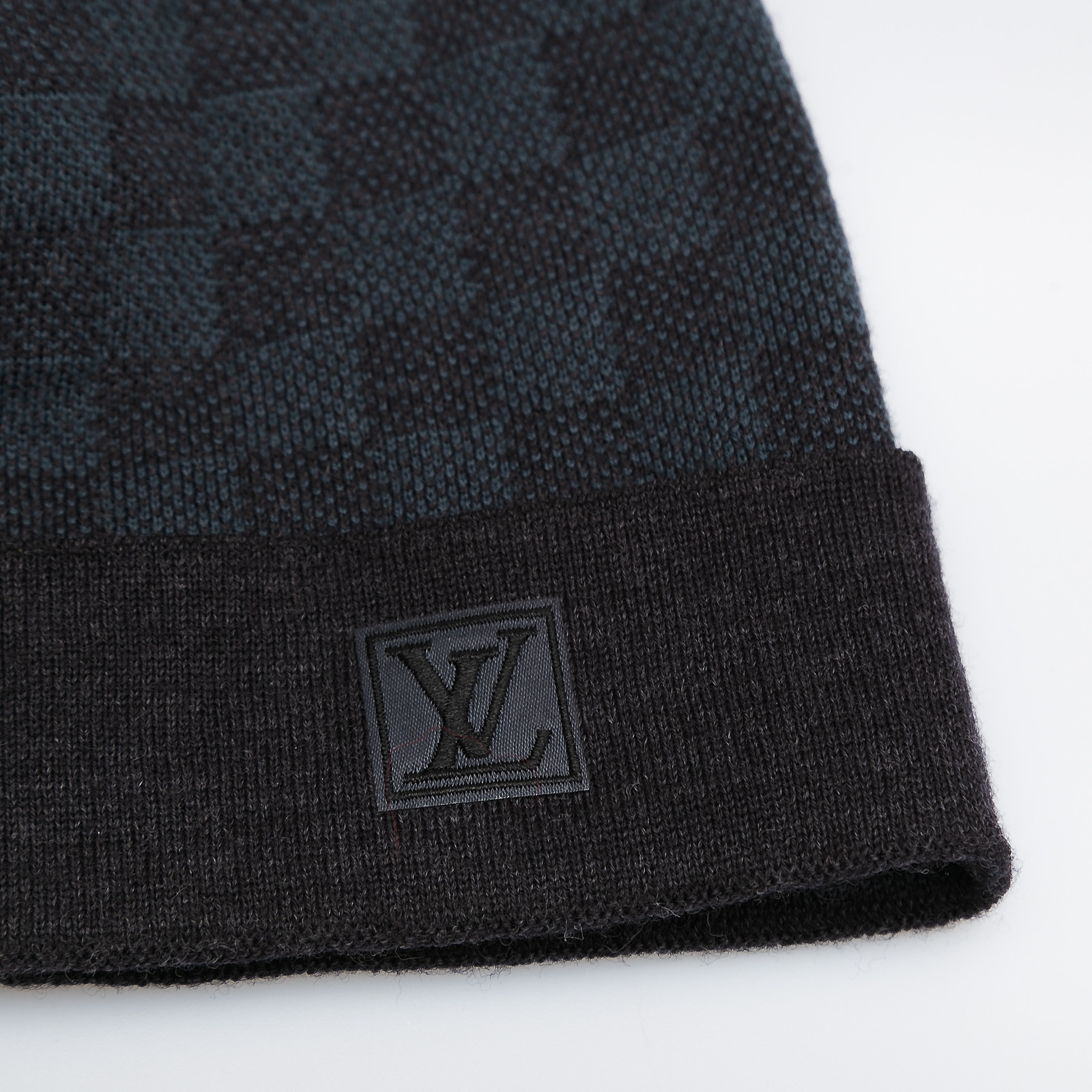 Шапка Louis Vuitton - купить оригинал в секонд-хенде SFS