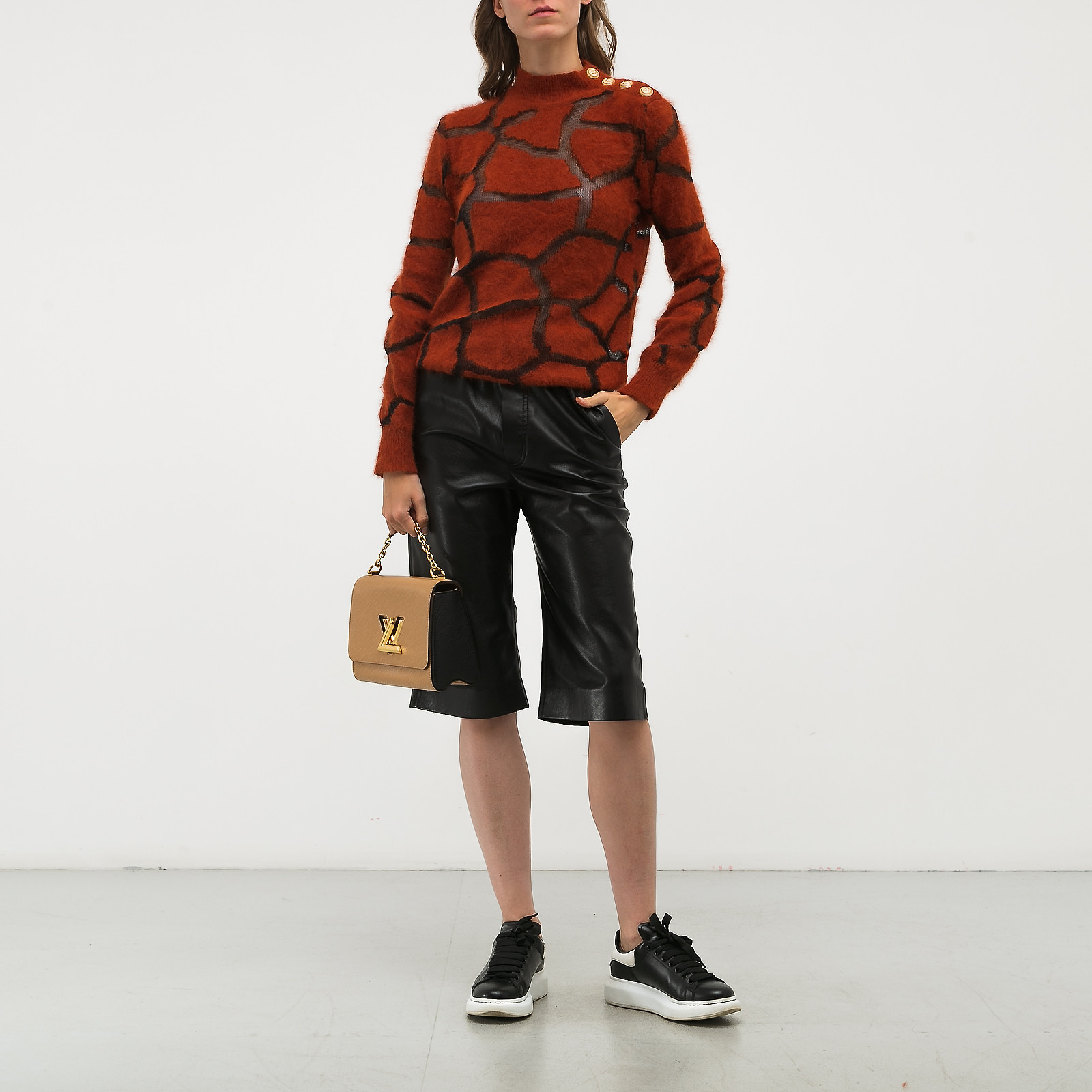 Шорты коричневого цвета Nanushka - фото из каталога магазина брендовой одежды Second Friend Store Шорты Nanushka - купить оригинал в секонд-хенде SFS - 2