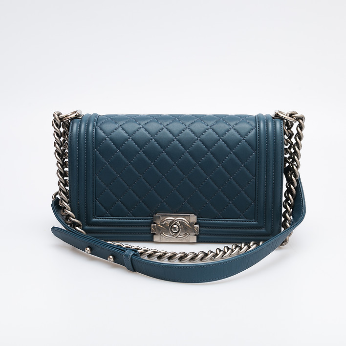 Женские сумки Chanel - купить оригинал от 54 ₽ в интернет-магазине SFS