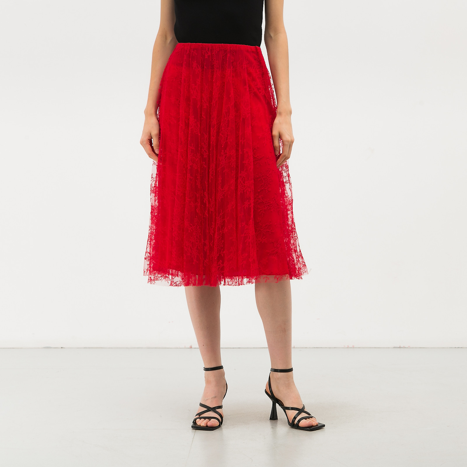 Юбка красного цвета Valentino - фото из каталога магазина брендовой одежды Second Friend Store Юбка Valentino - купить оригинал в секонд-хенде SFS - 1