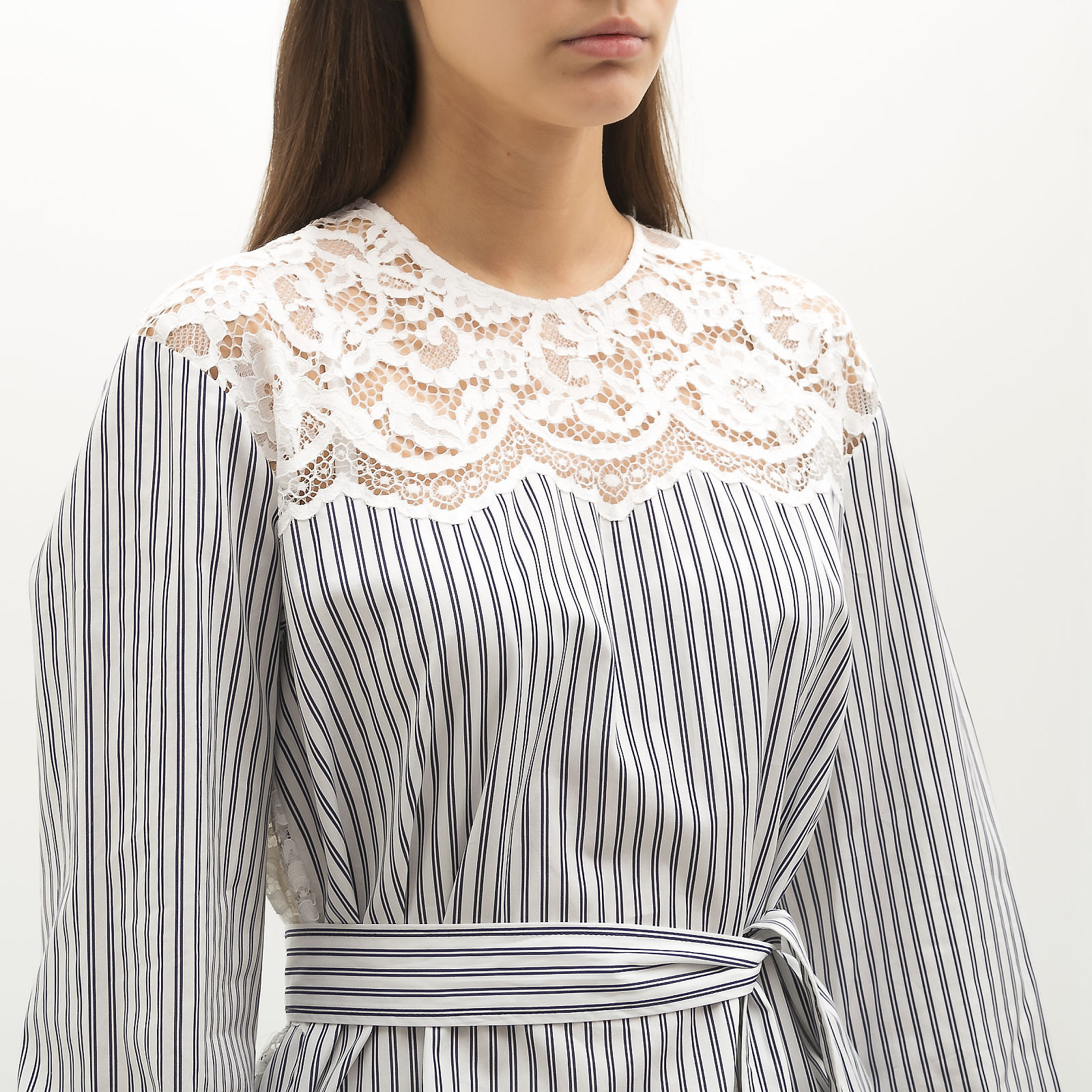 Блуза  белого цвета Sandro - фото из каталога магазина брендовой одежды Second Friend Store Блуза Sandro - купить оригинал в секонд-хенде SFS - 4